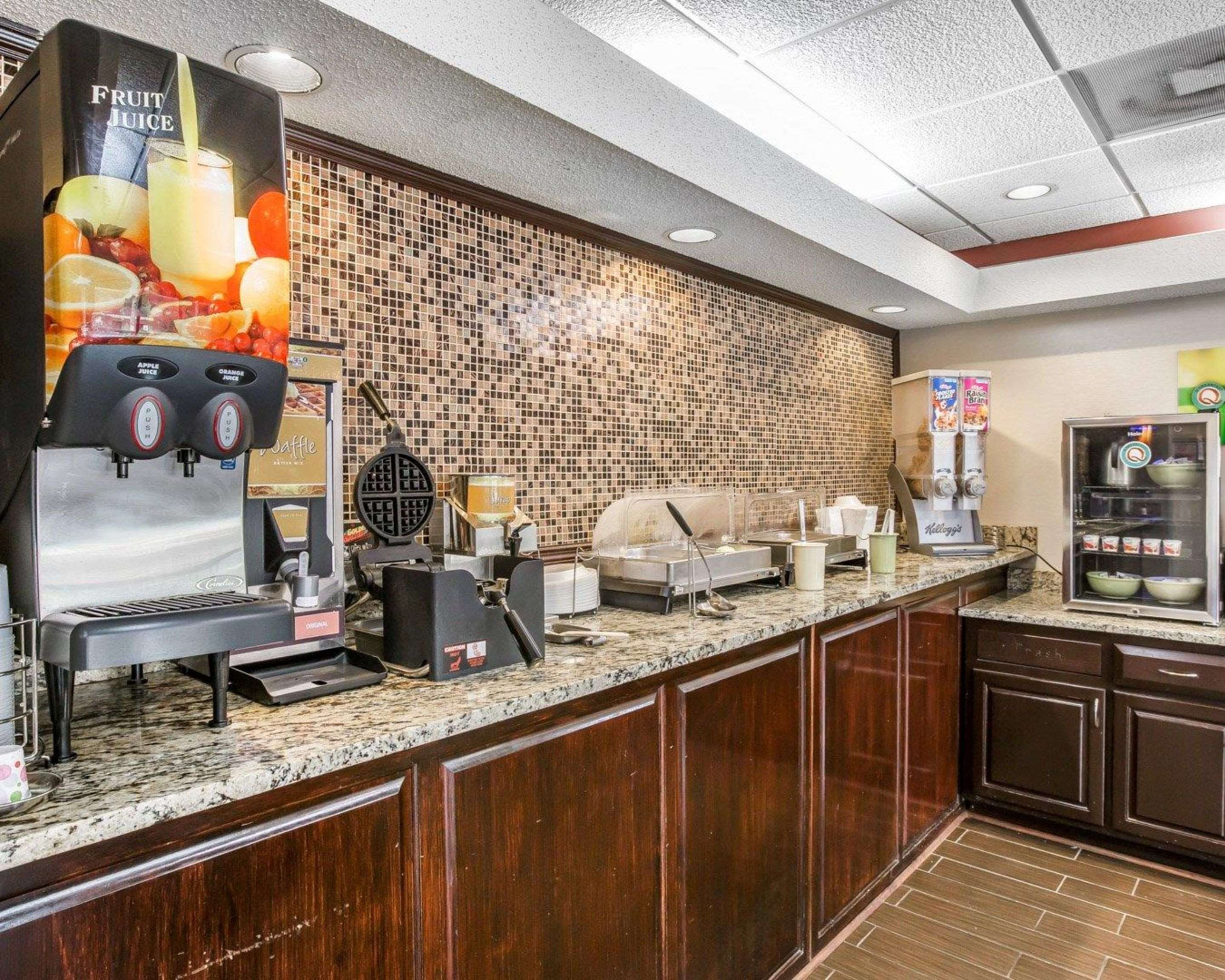 Free hot breakfast | Quality Inn & Suites