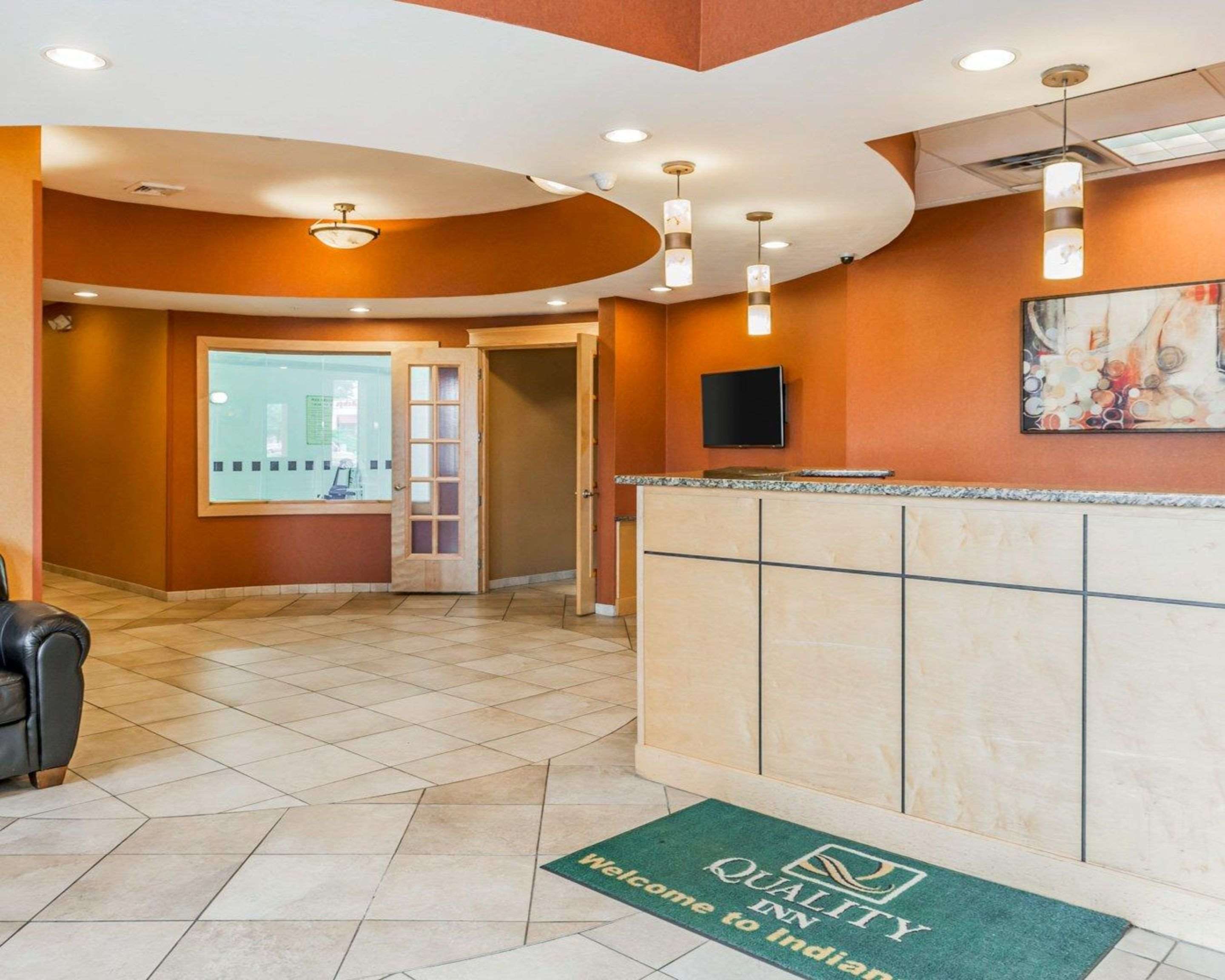 Hotel lobby | Quality Inn East Indianapolis