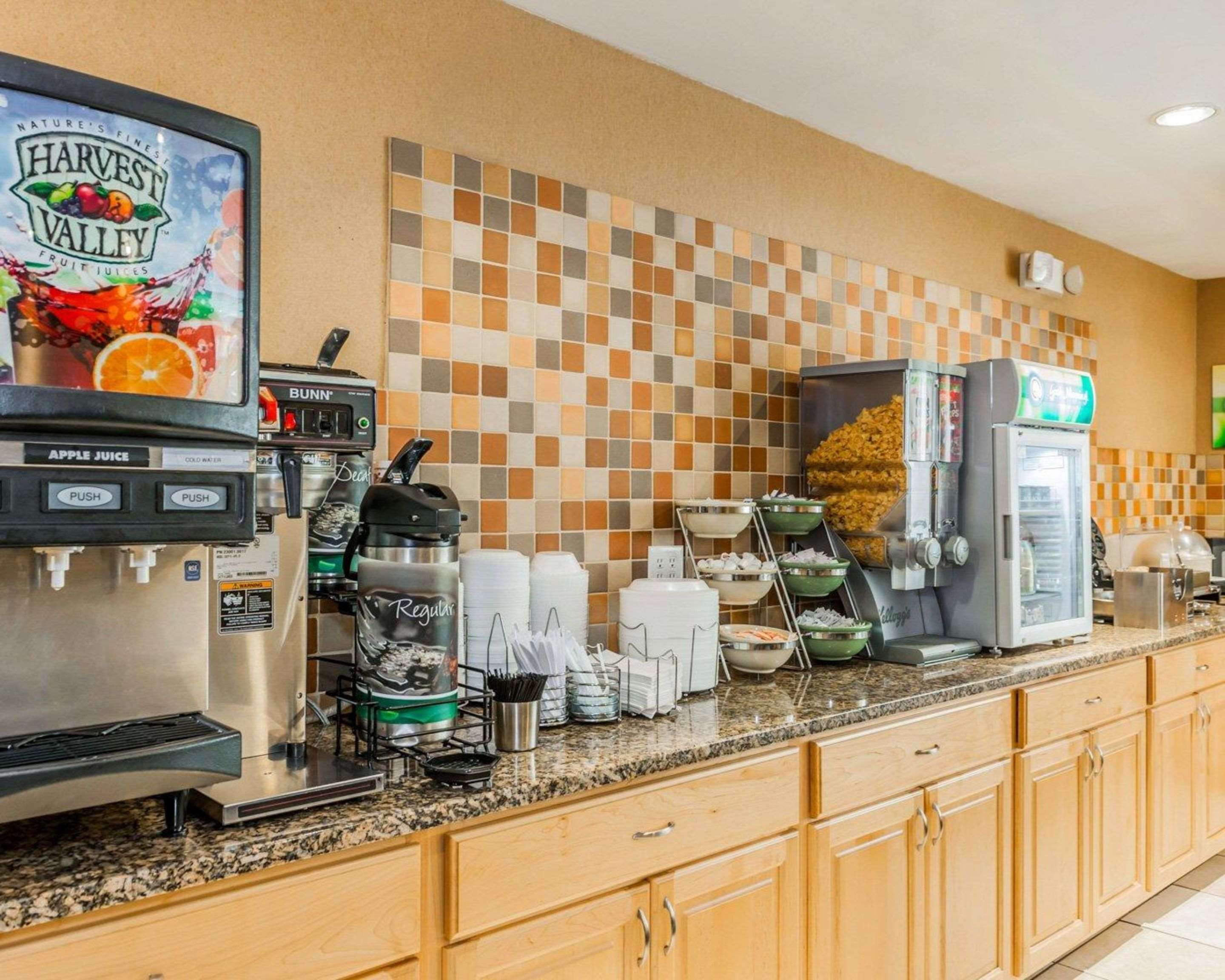 Free continental breakfast | Quality Inn East Indianapolis