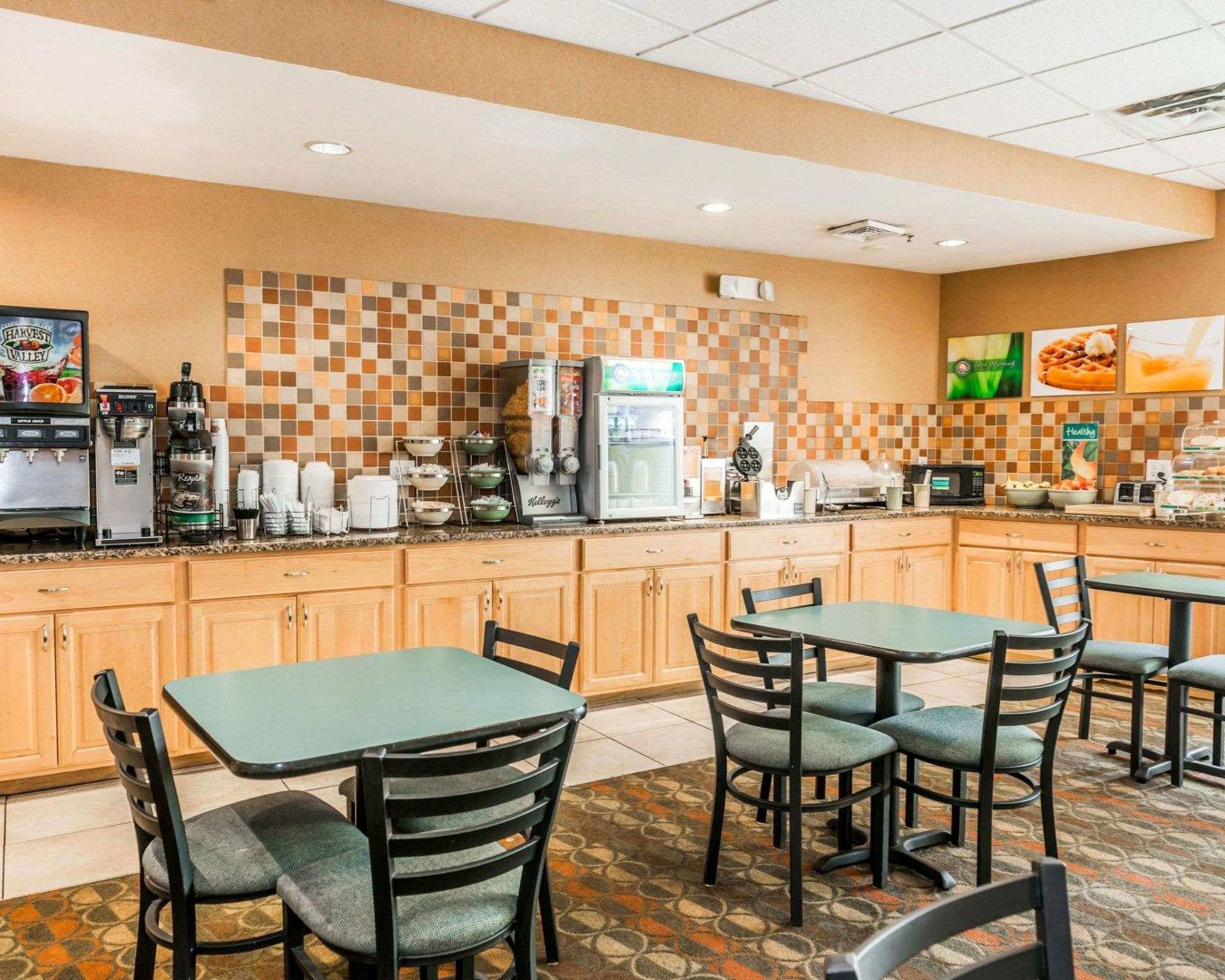 Breakfast room | Quality Inn East Indianapolis
