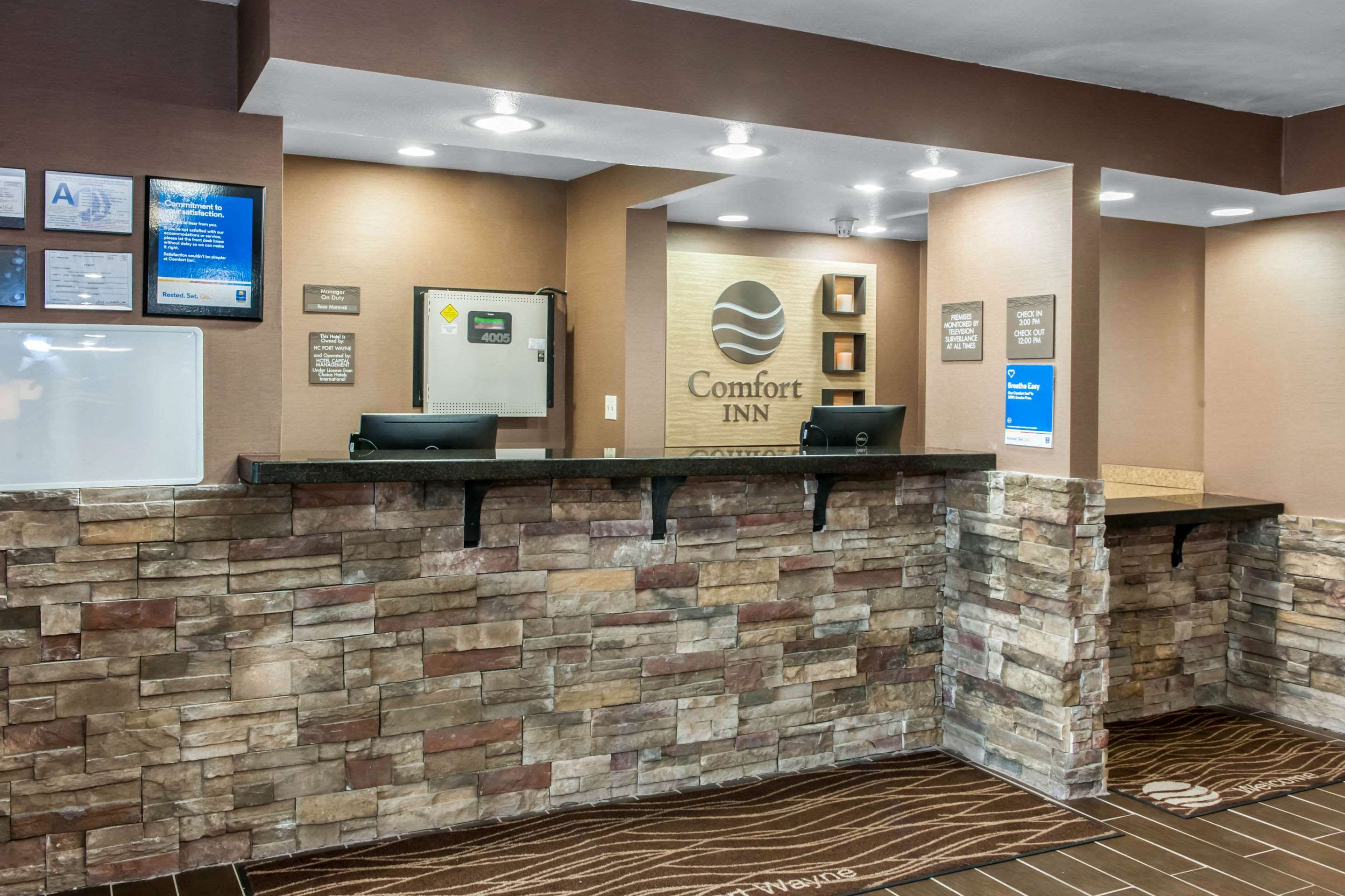 Front desk with friendly staff | Comfort Inn near I-69 and Washington Center Road
