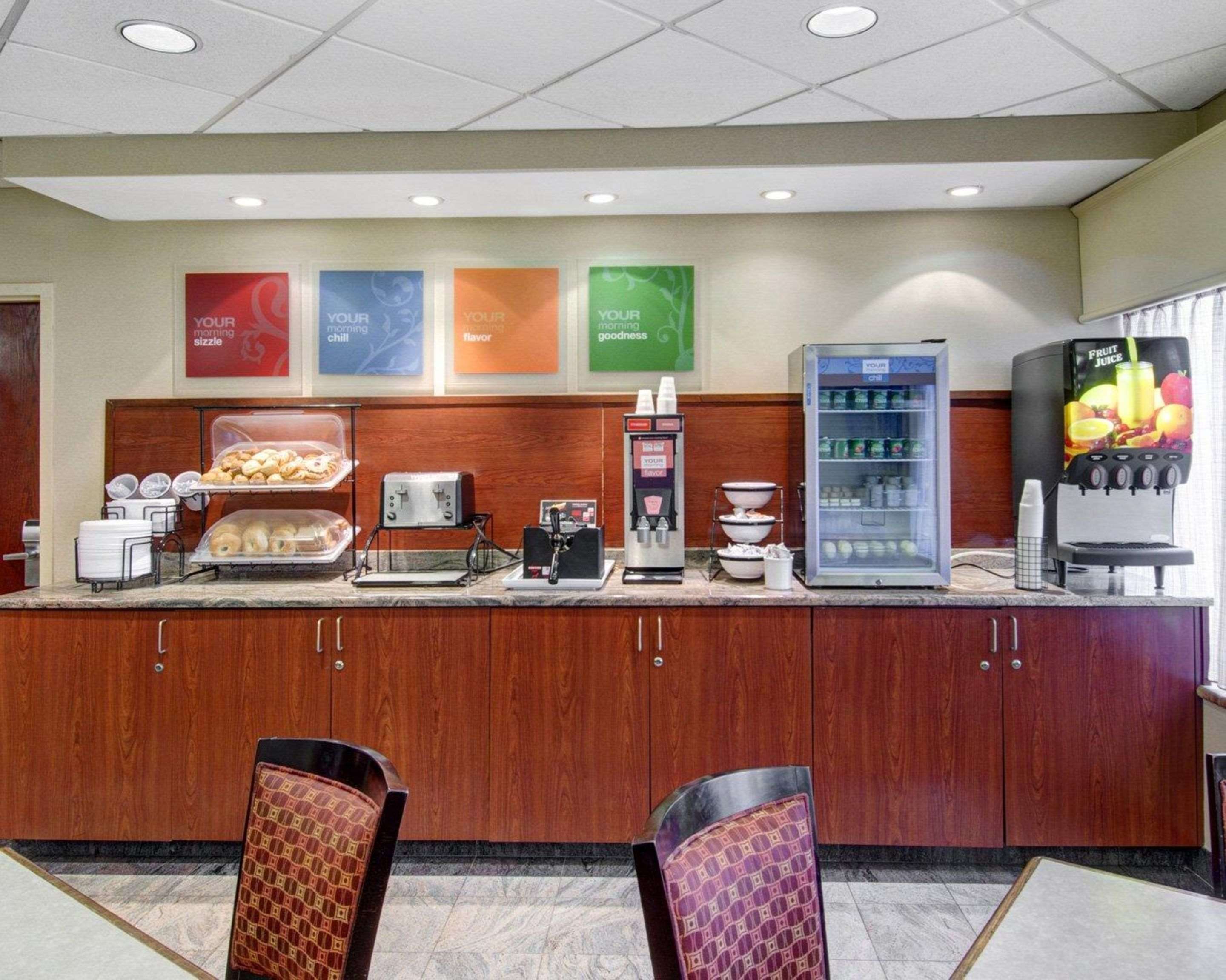 Free continental breakfast | Spark by Hilton Woburn Boston