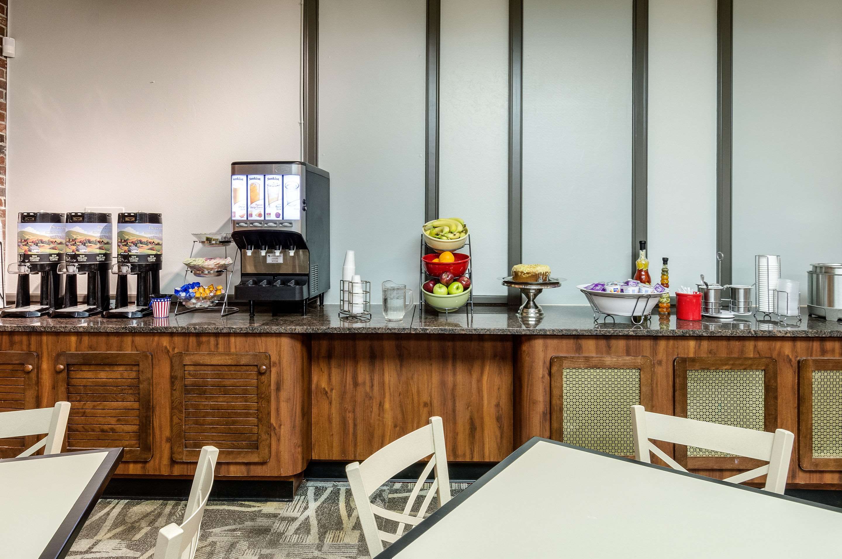 Free hot breakfast | Clarion Inn Seekonk - Providence