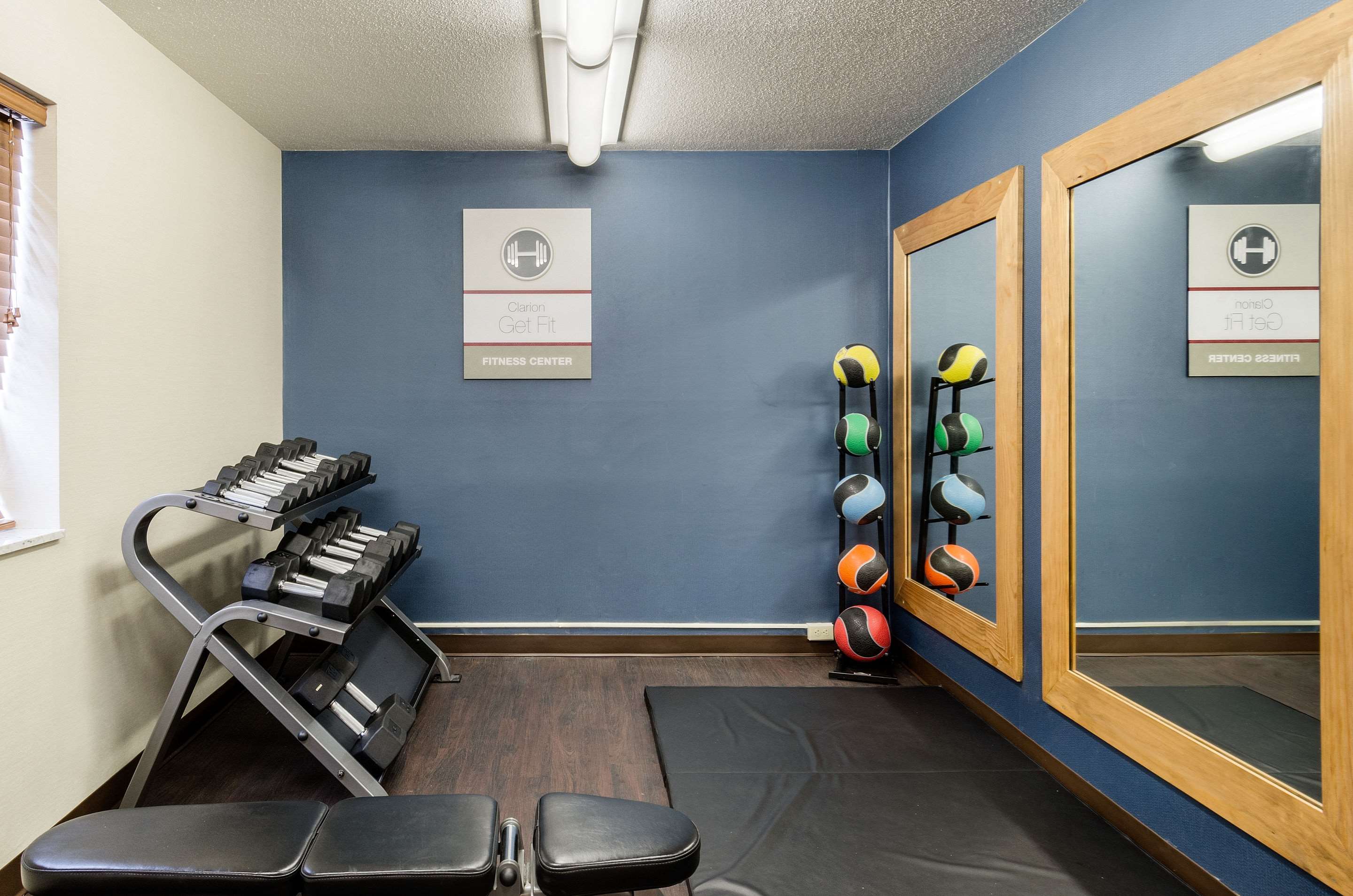 Fitness center with free weights | Clarion Inn Seekonk - Providence