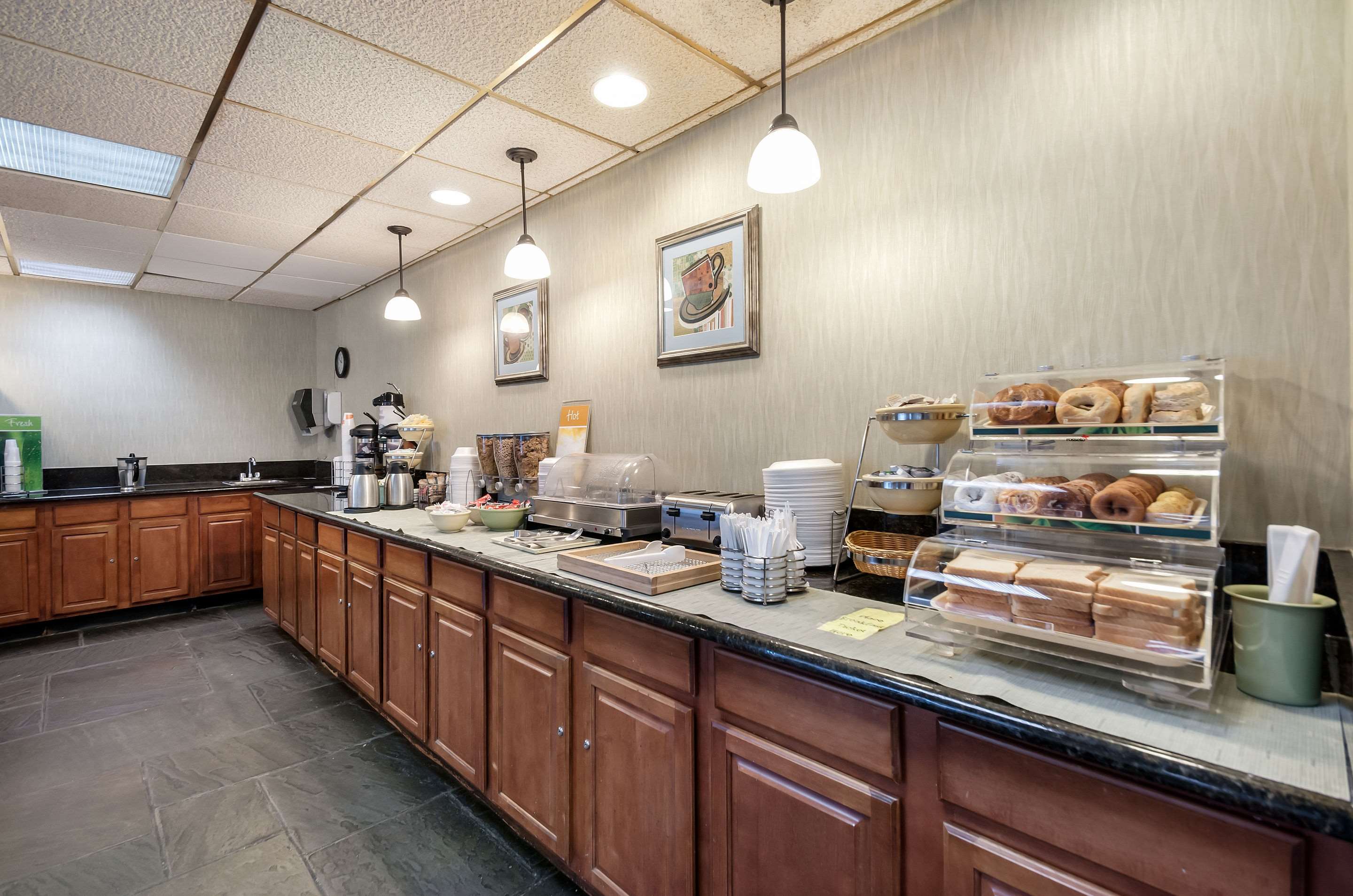 Free breakfast | Best Western Laurel