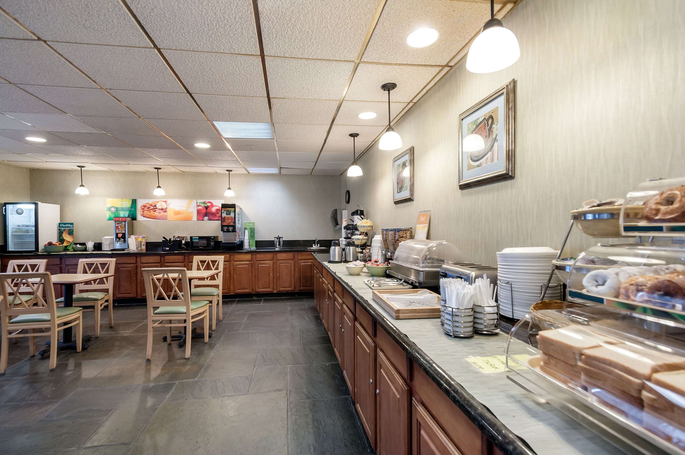 Breakfast bar | Best Western Laurel