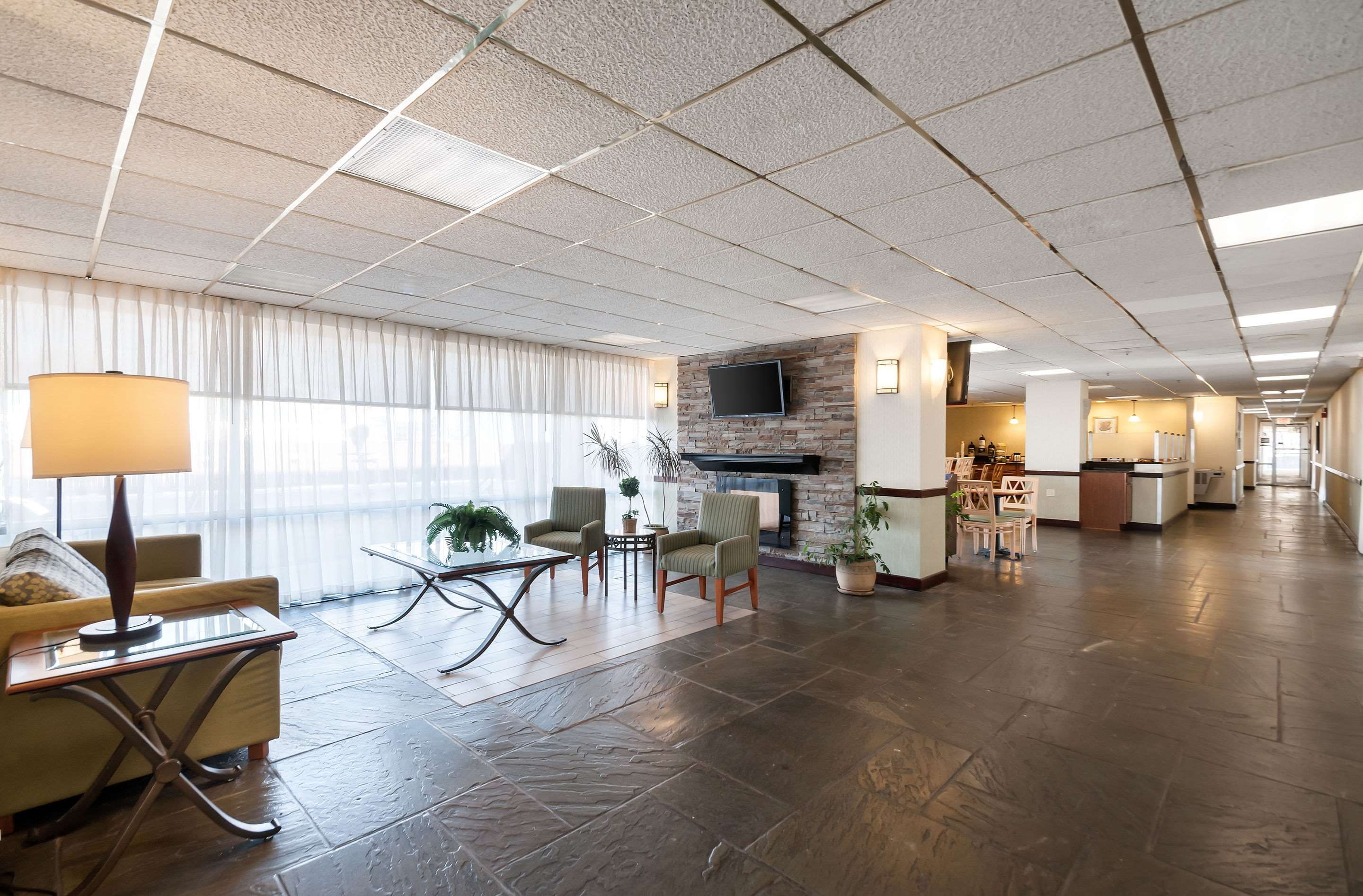Spacious lobby | Best Western Laurel