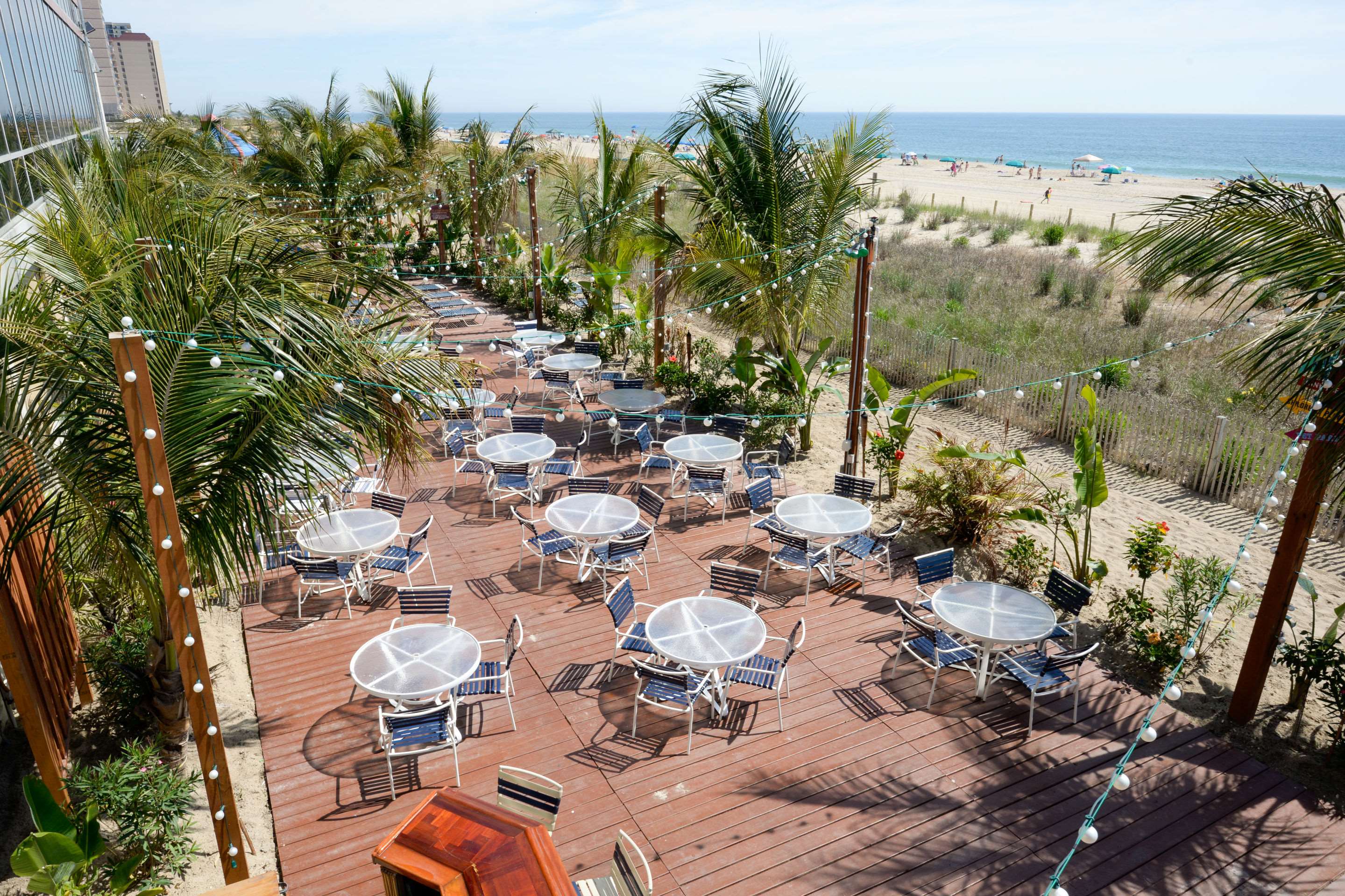 On-site beachfront restaurant