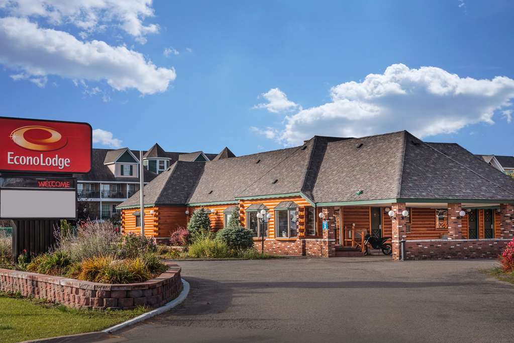 Econo Lodge Bayview Cabins Images Videos Tourist Class