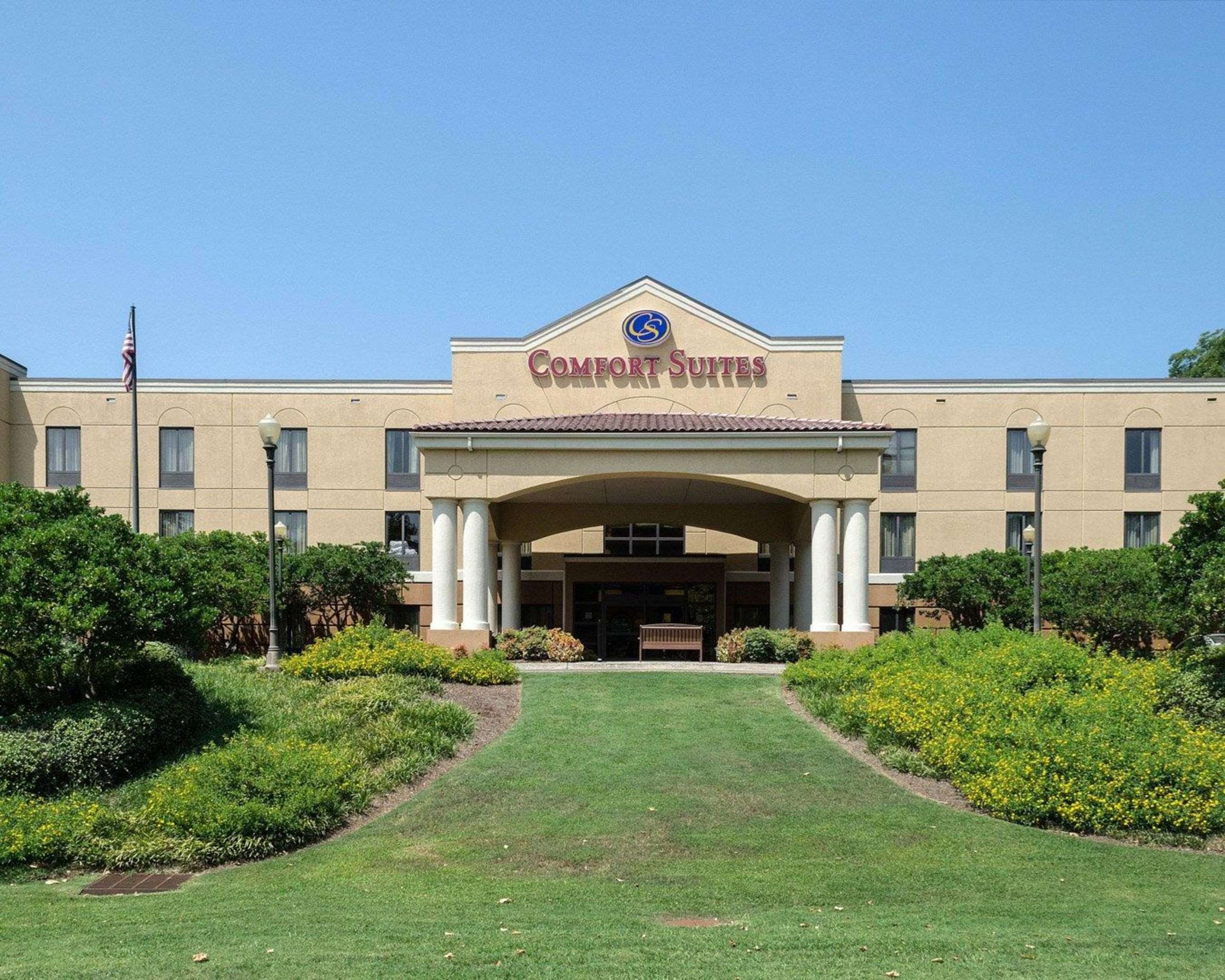 Comfort Suites hotel in Starkville, MS