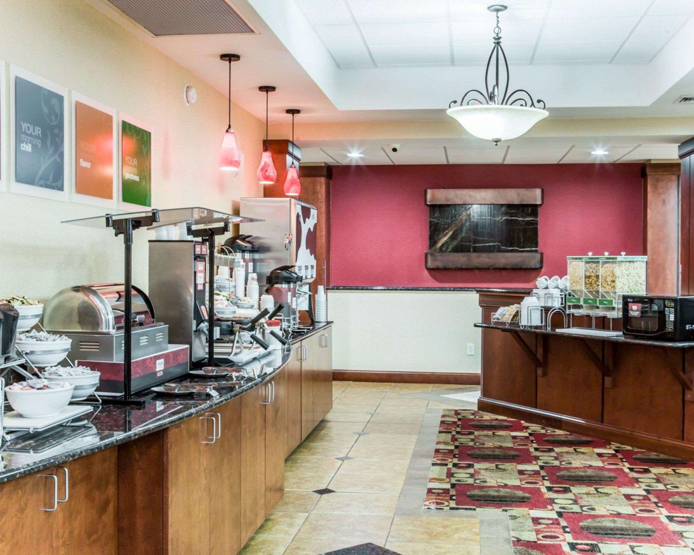 Breakfast bar | Fairfield Inn & Suites by Marriott Greensboro Coliseum Area