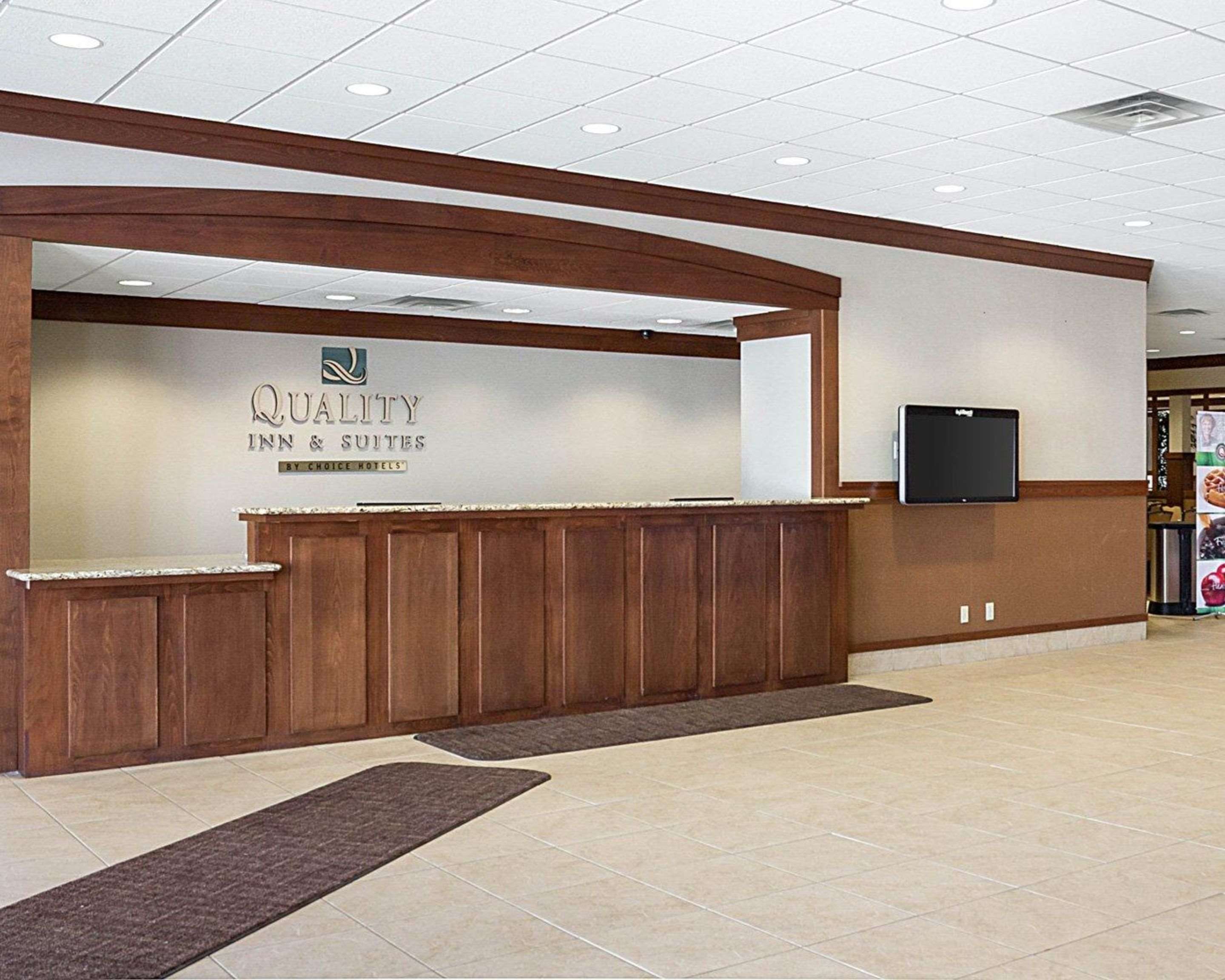 Front desk | Quality Inn & Suites Conference Center and Water Park