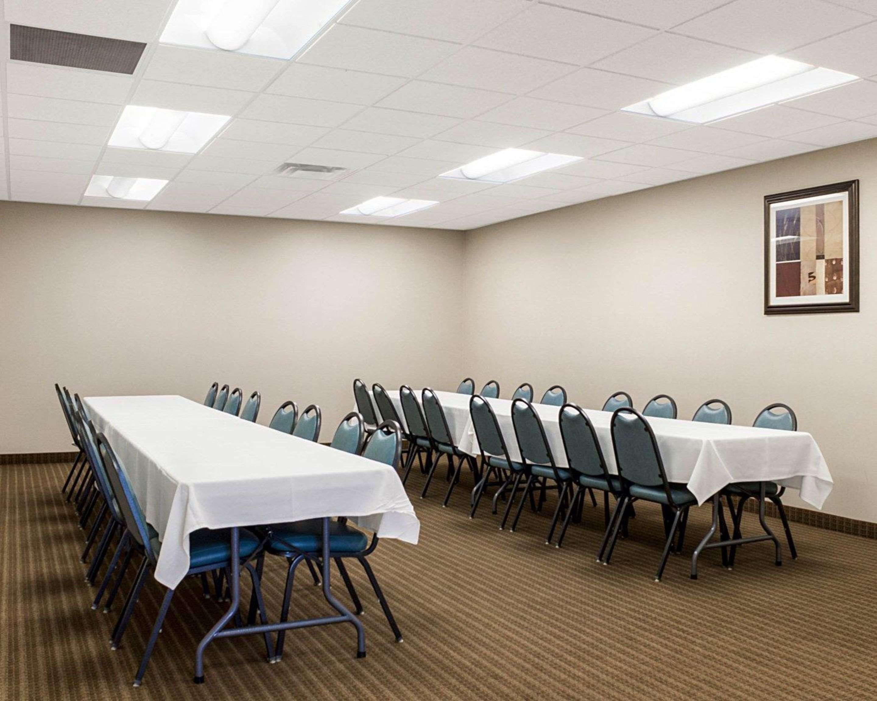 Meeting room | Quality Inn & Suites Conference Center and Water Park