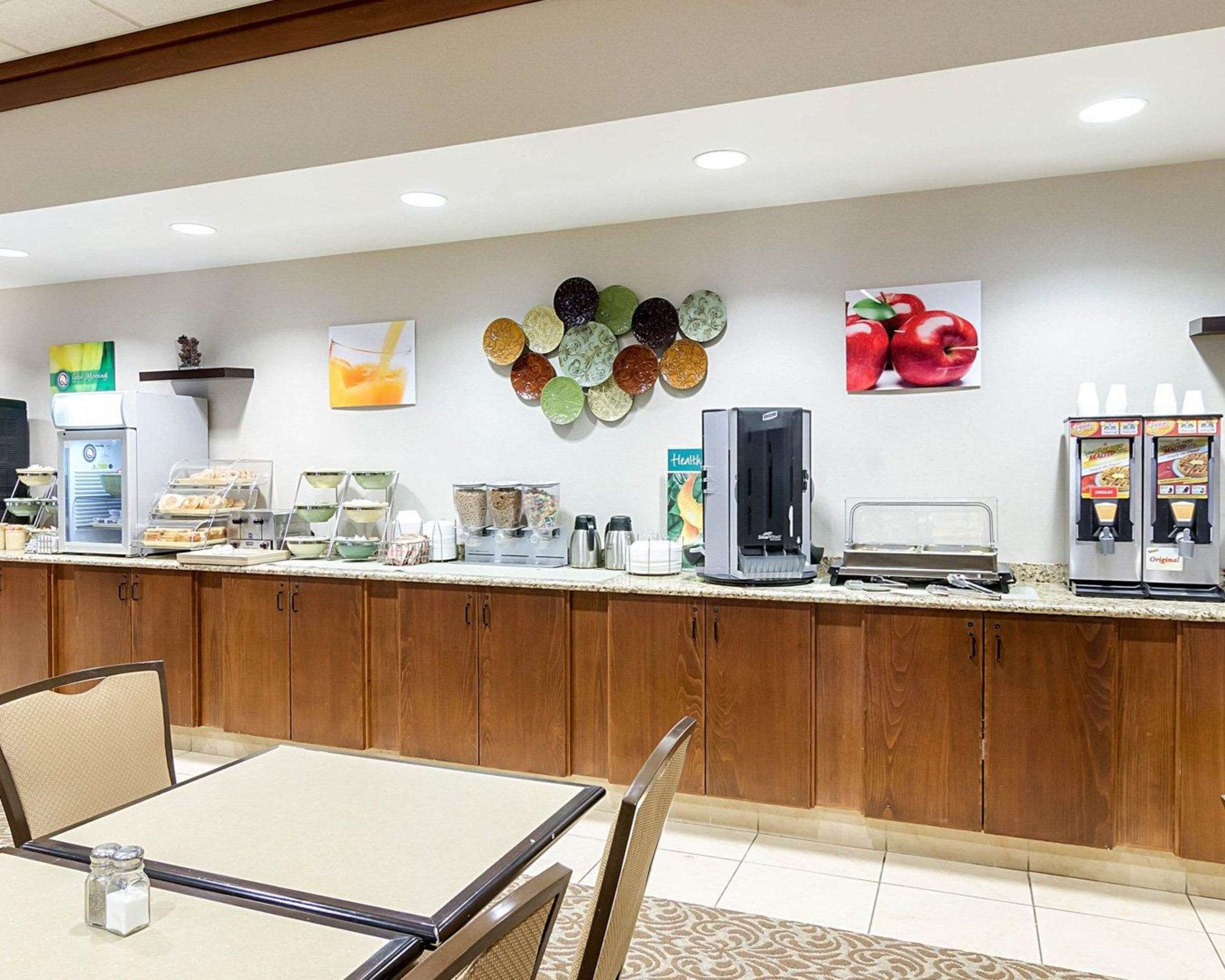 Free continental breakfast | Quality Inn & Suites Conference Center and Water Park