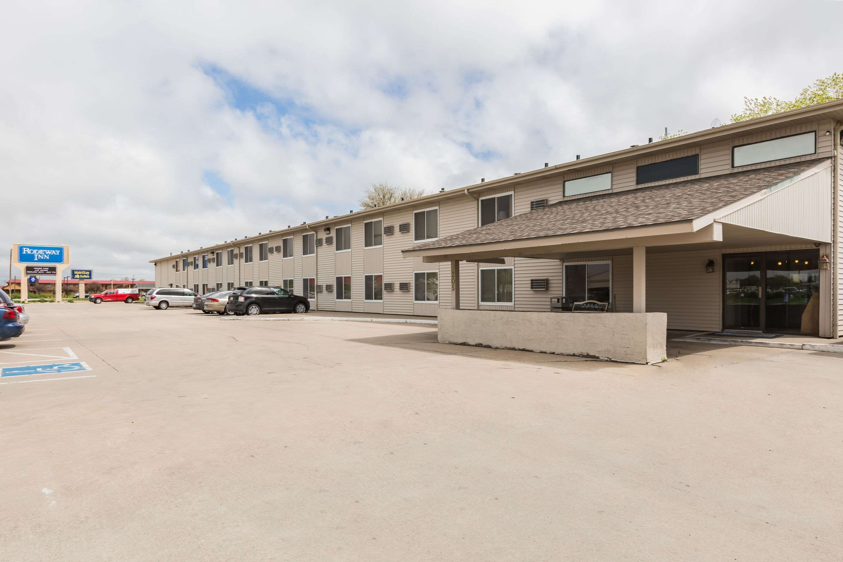 Hotel | Rodeway Inn Grand Island