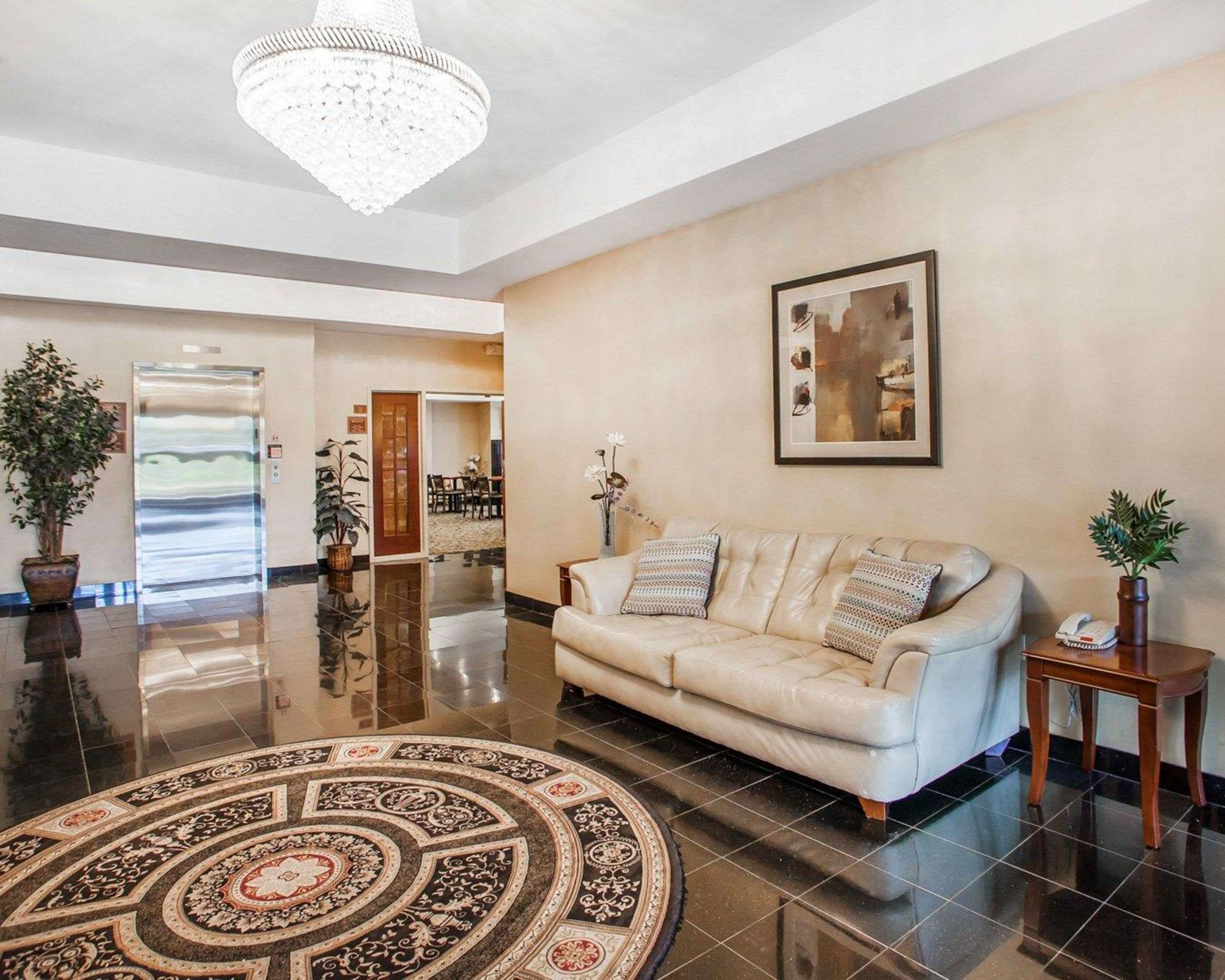 Lobby with sitting area
