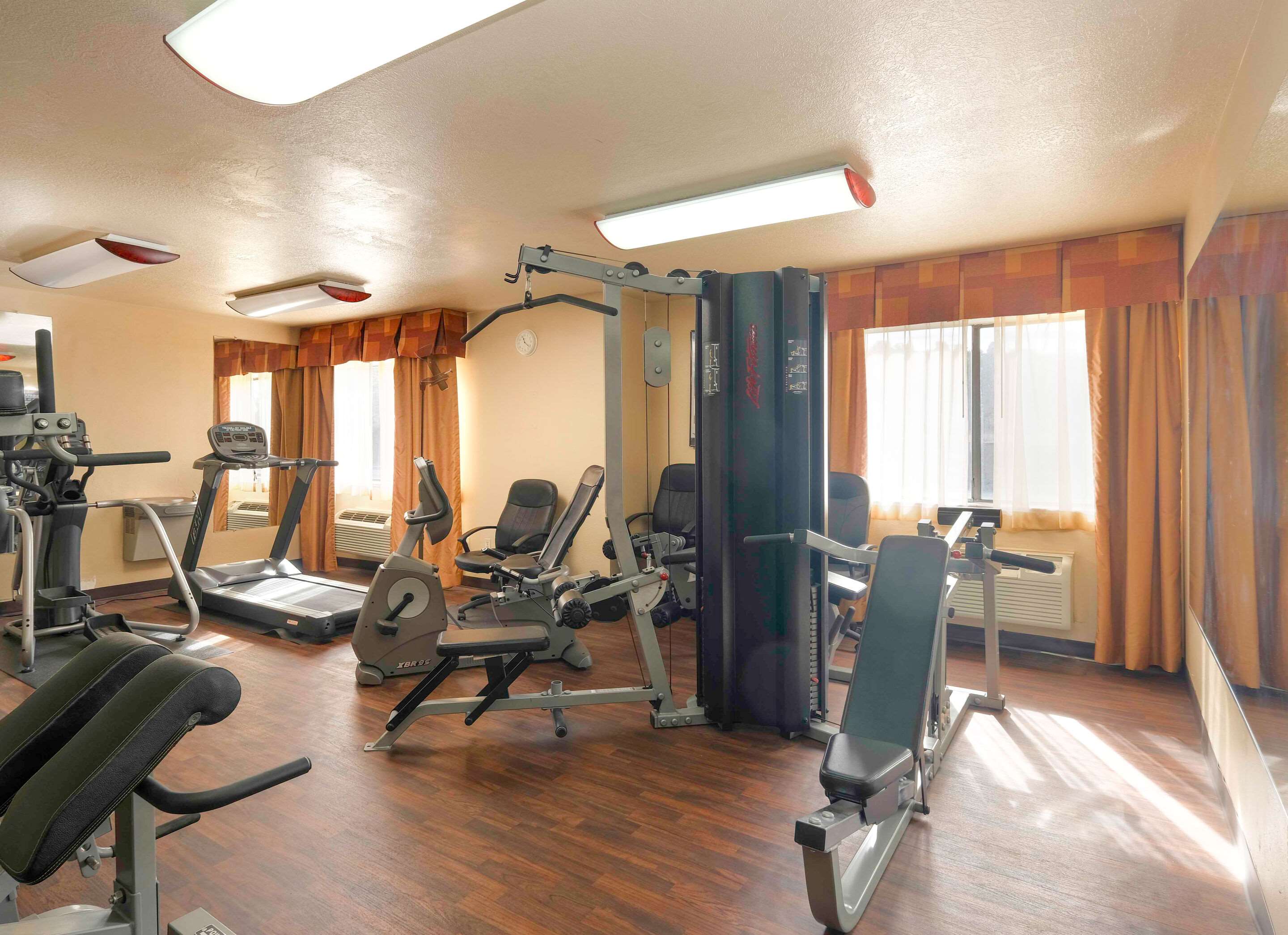 Fitness center | SureStay Plus Hotel by Best Western Silver City