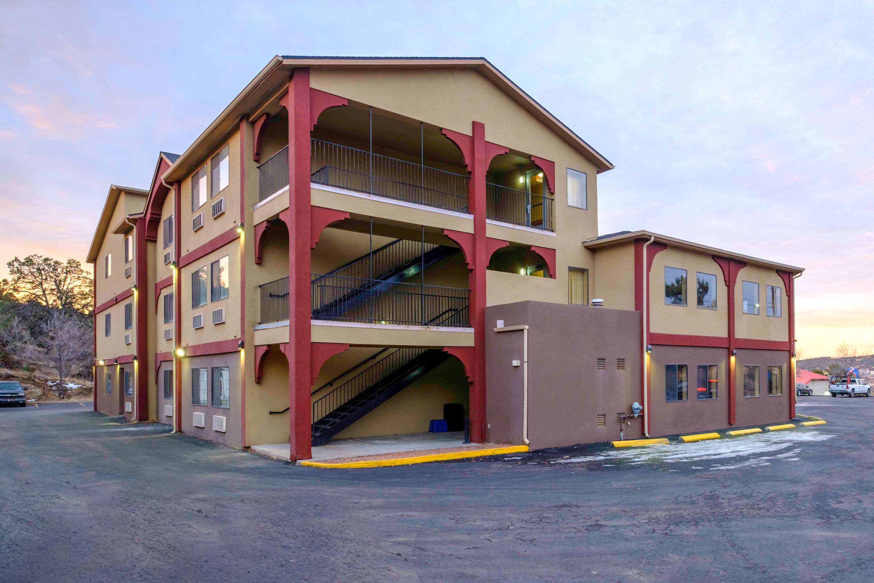 Hotel exterior | SureStay Plus Hotel by Best Western Silver City