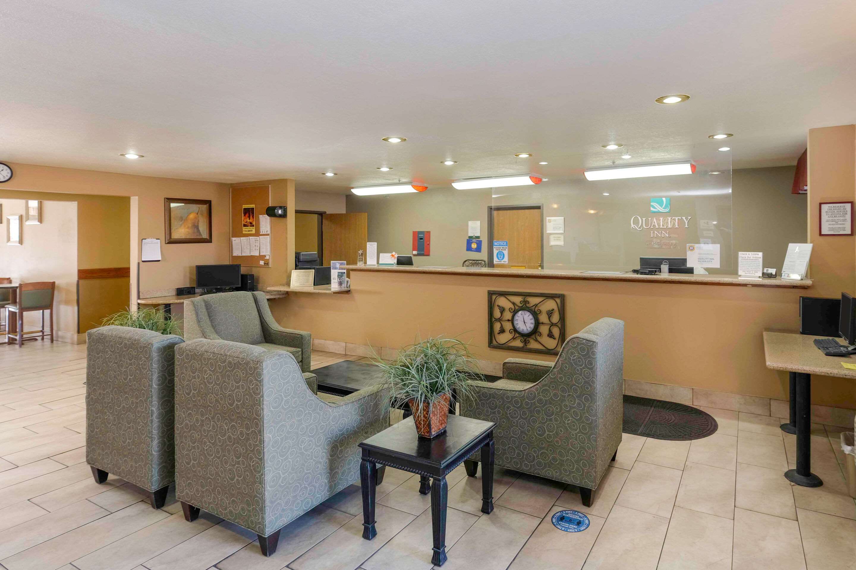 Lobby with sitting area | SureStay Plus Hotel by Best Western Silver City