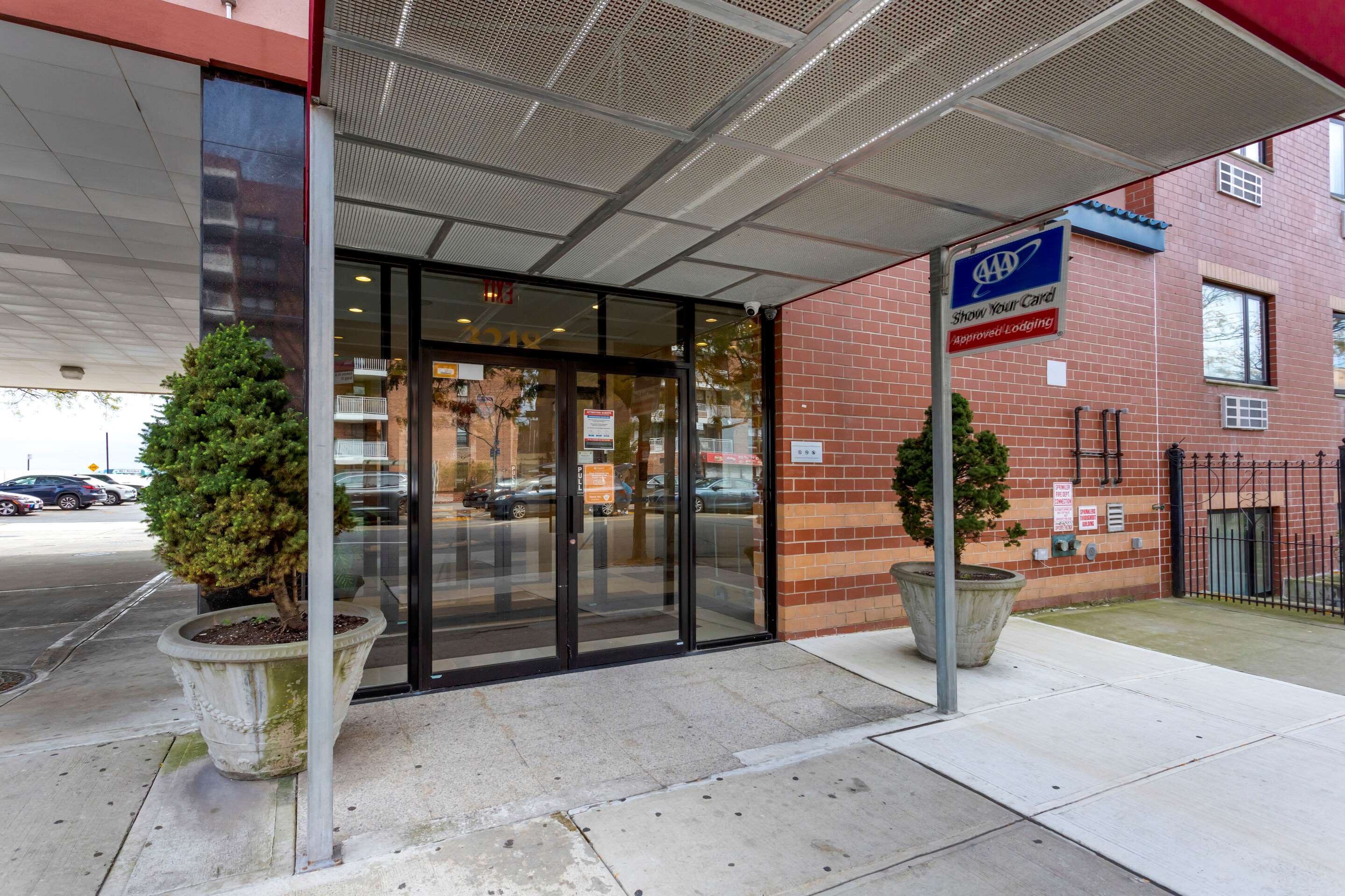 Hotel entrance | Comfort Inn Brooklyn