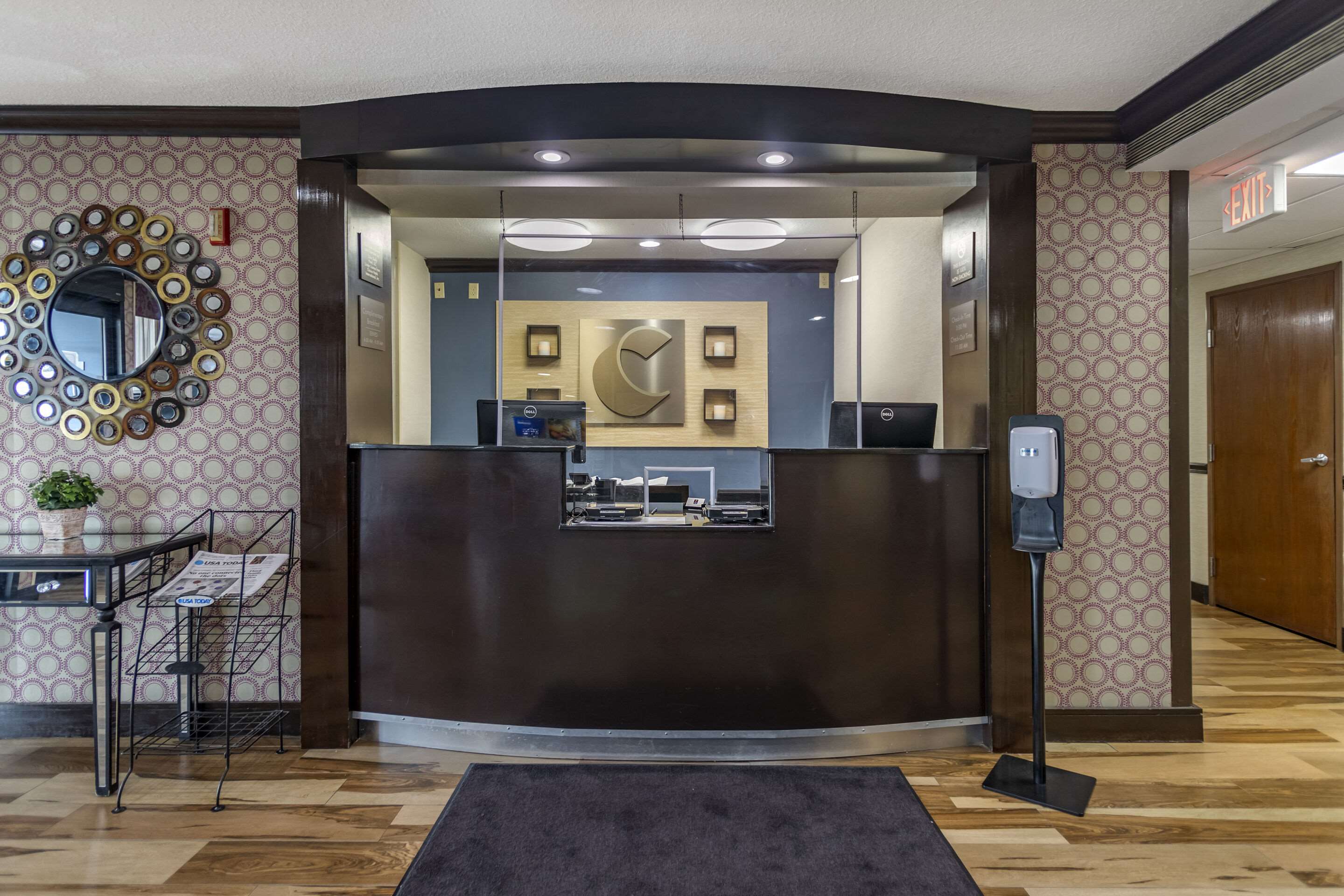 Hotel lobby | Comfort Inn Midtown