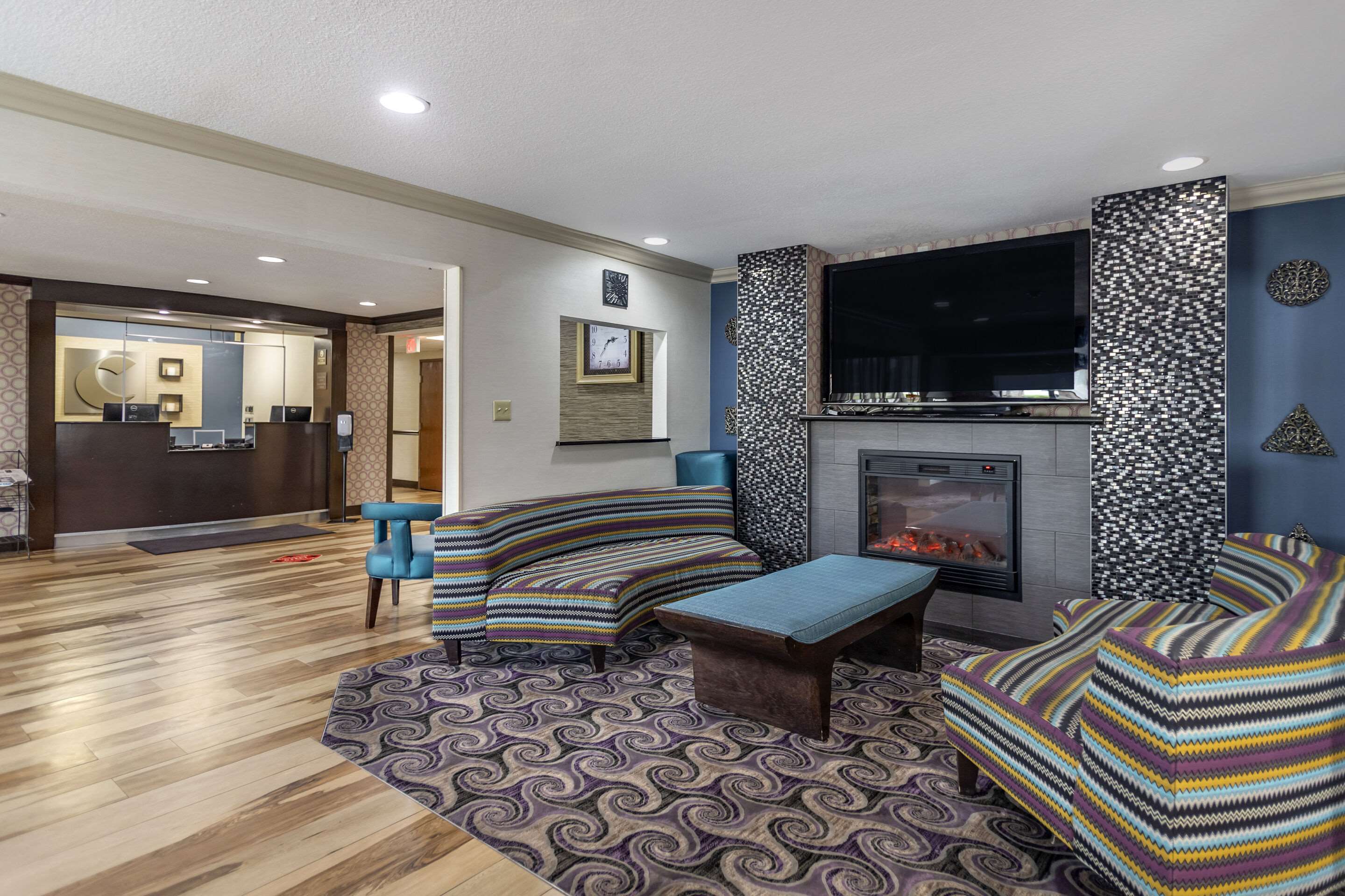 Hotel lobby | Comfort Inn Midtown