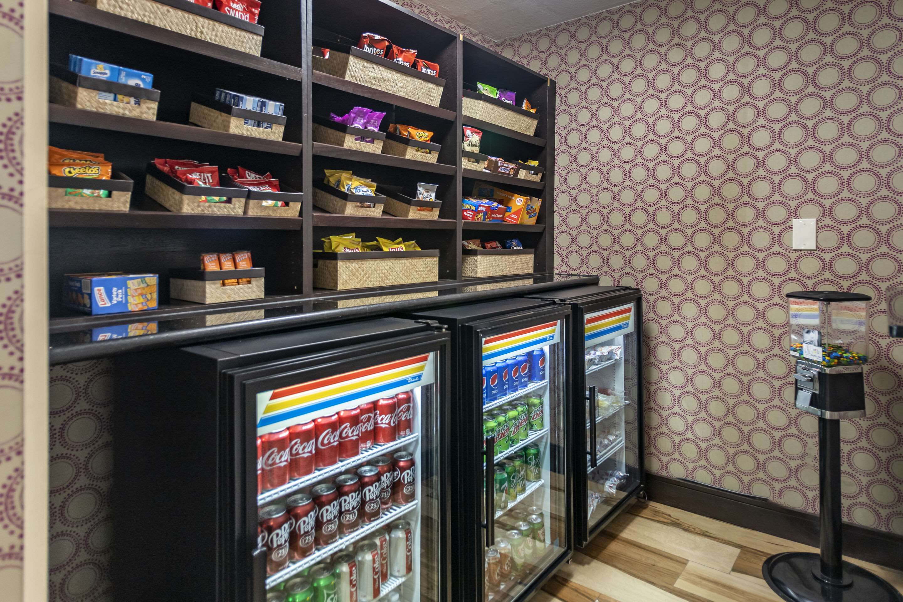 Hotel vending area | Comfort Inn Midtown