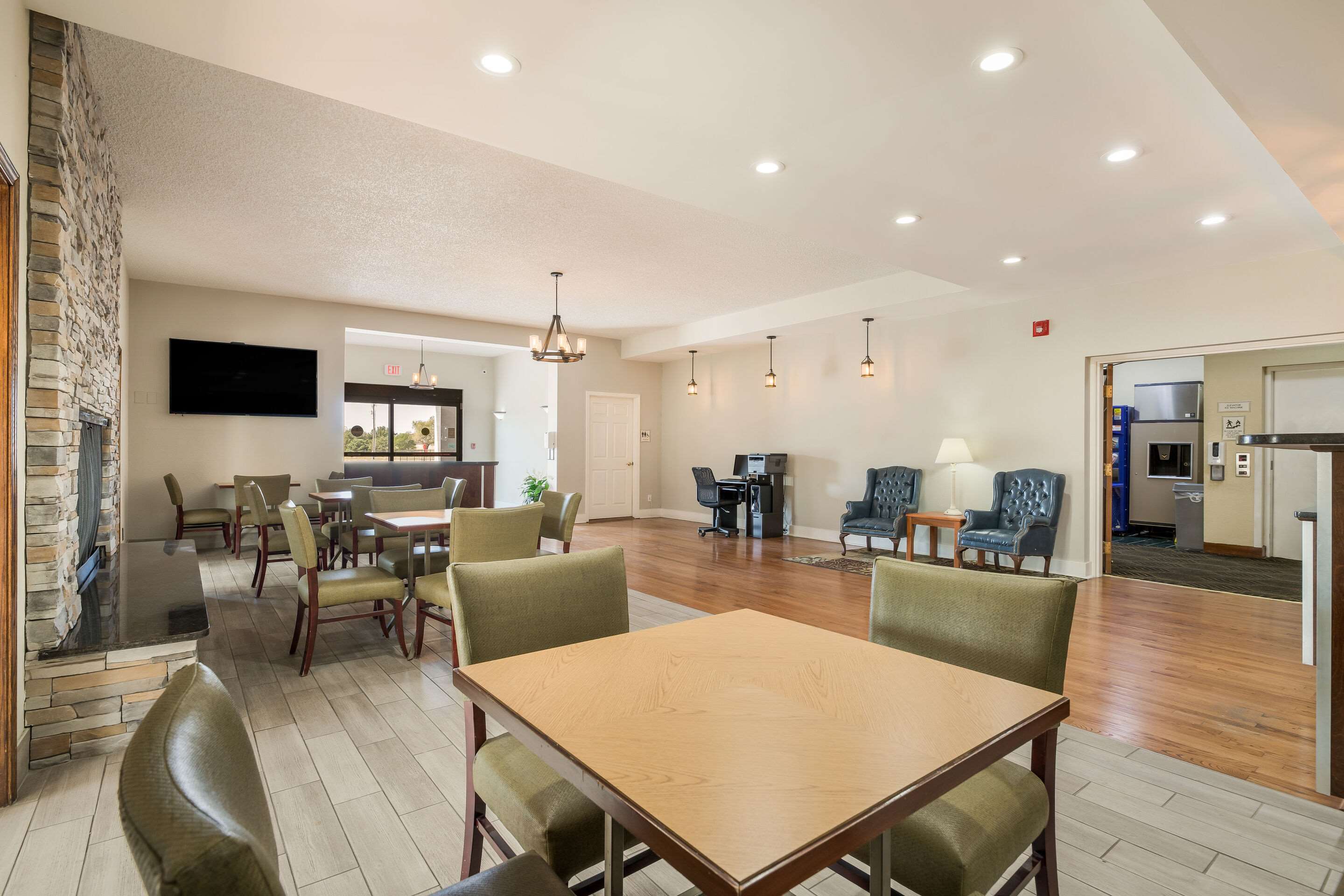 Breakfast area