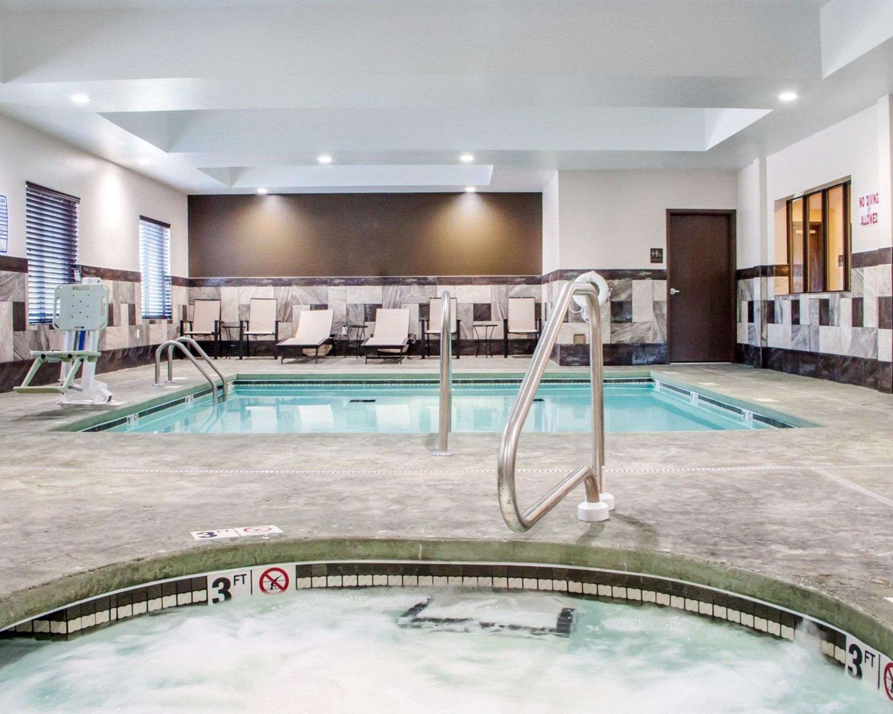 Indoor hot tub