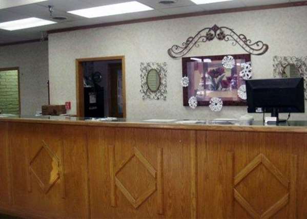  - Econo Lodge Elk City - I-40, Exit 41