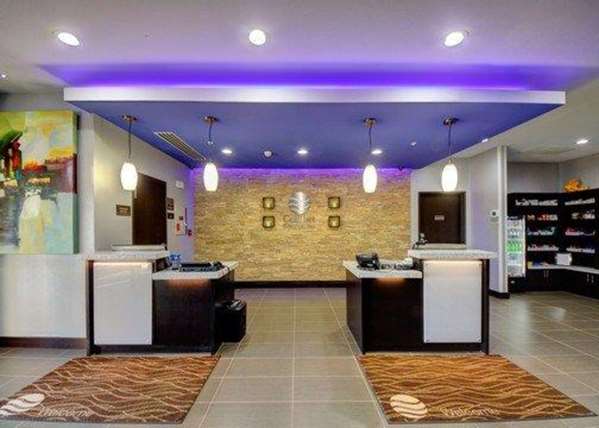  - Comfort Inn & Suites Tulsa - I-44, Exits 221B & 222A