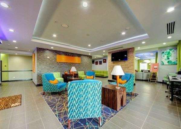  - Comfort Inn & Suites Tulsa - I-44, Exits 221B & 222A