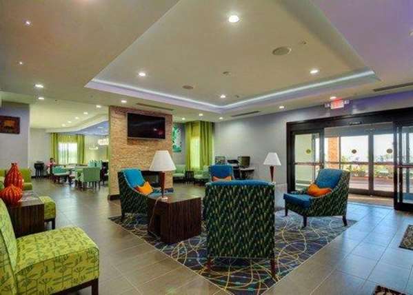  - Comfort Inn & Suites Tulsa - I-44, Exits 221B & 222A