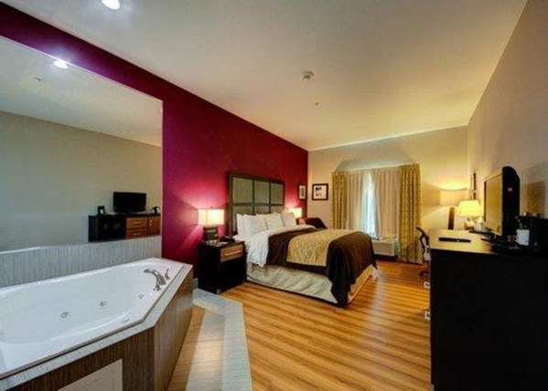 Suite - Comfort Inn & Suites Tulsa - I-44, Exits 221B & 222A