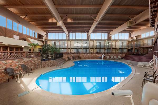 Pool - Quality Inn Near University Chickasha