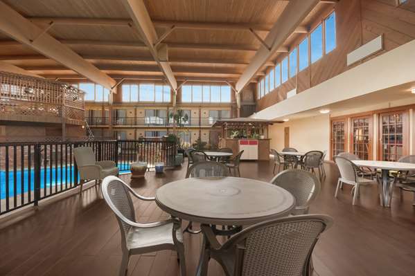 Pool - Quality Inn Near University Chickasha