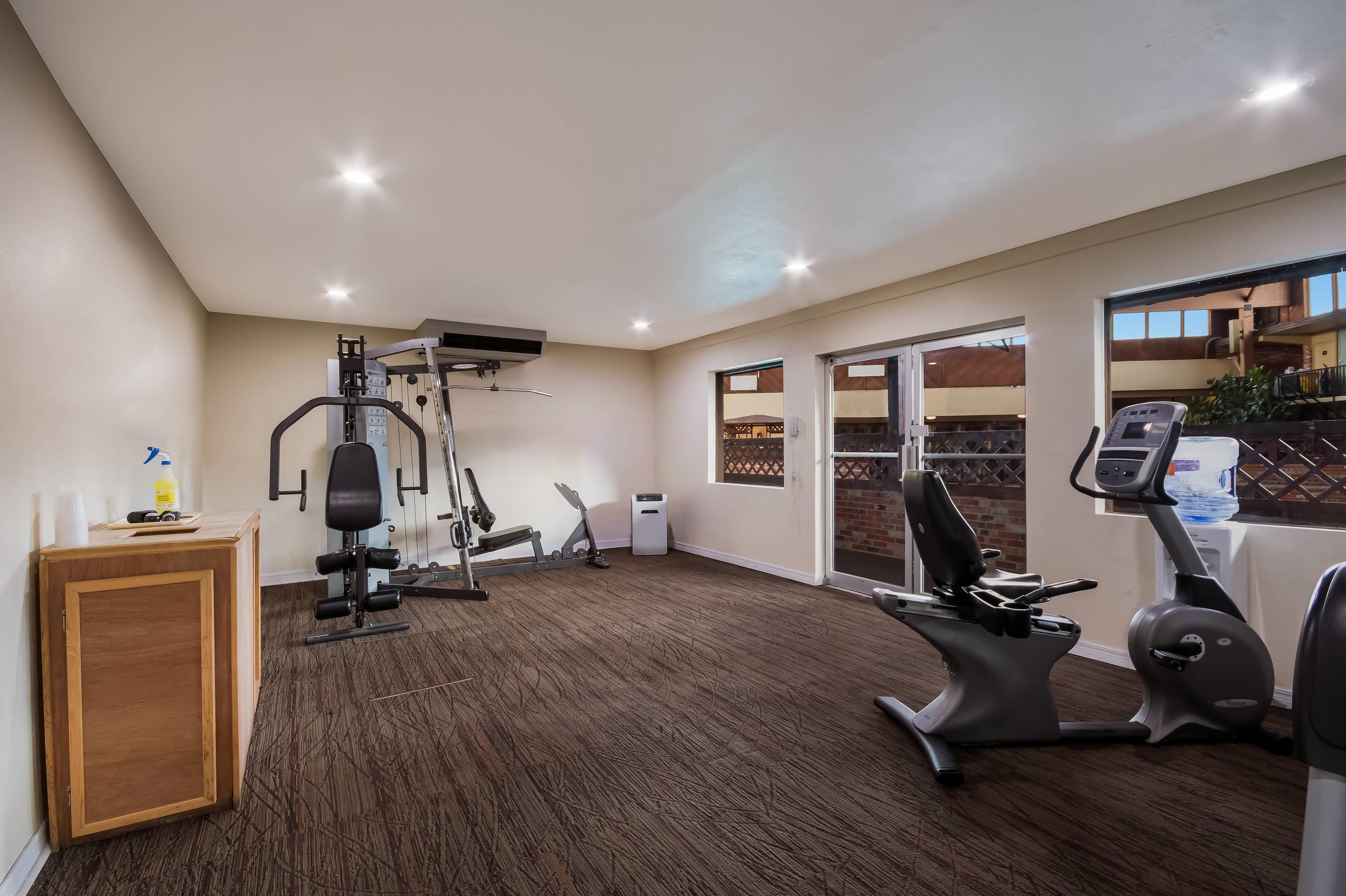 Exercise room with cardio equipment