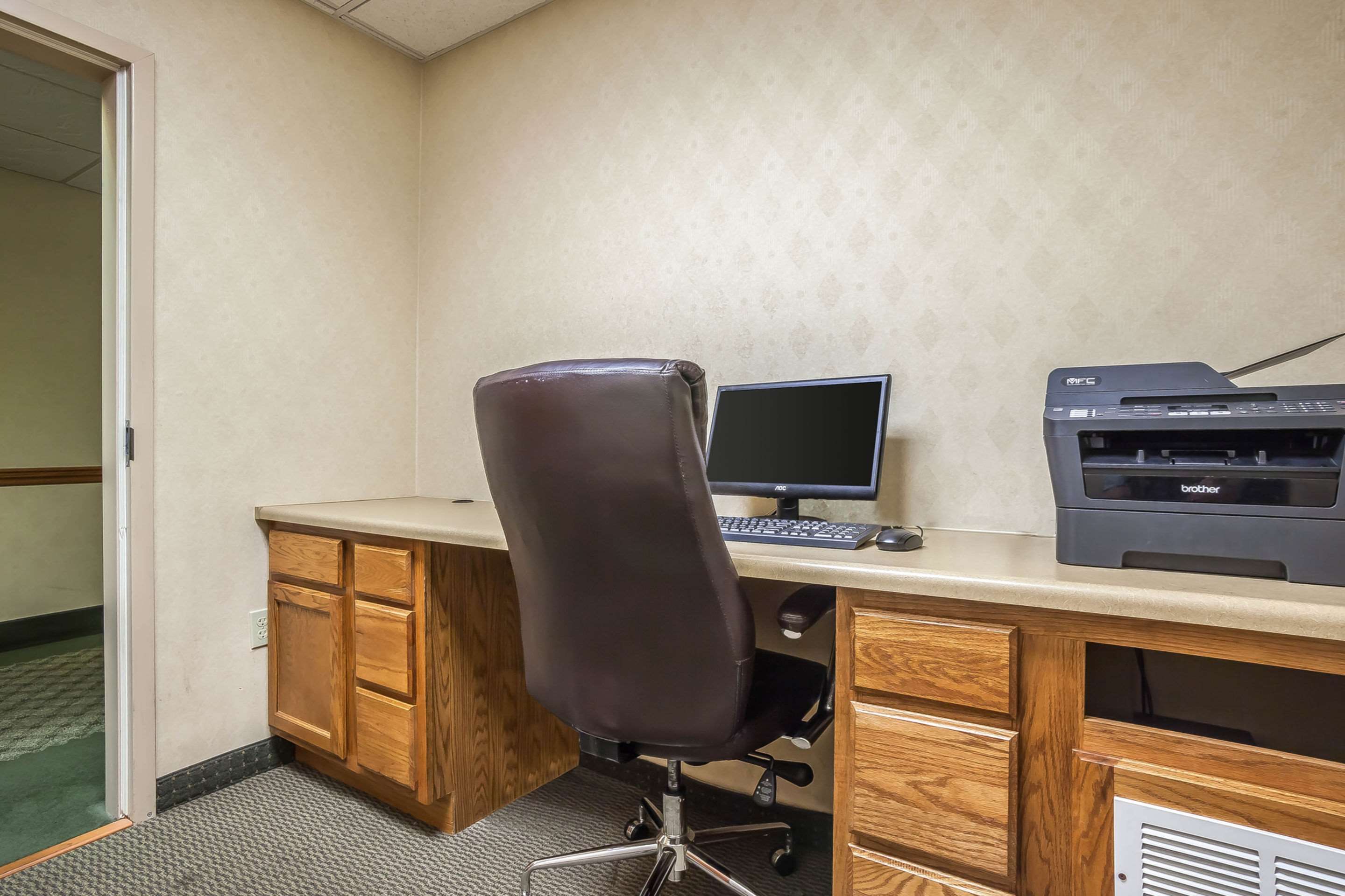 Business center | Rodeway Inn Tahlequah