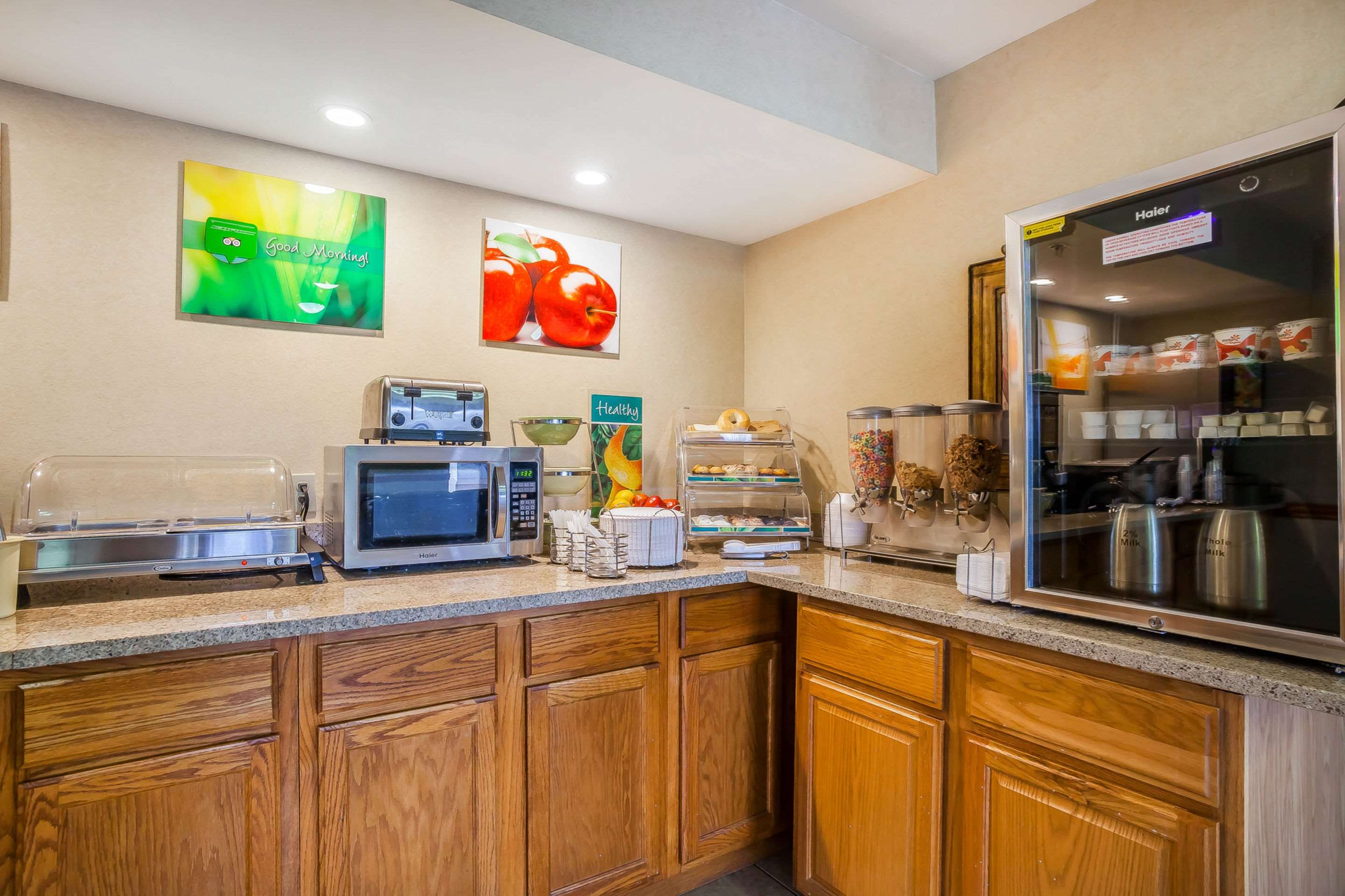 Free breakfast | Rodeway Inn Tahlequah