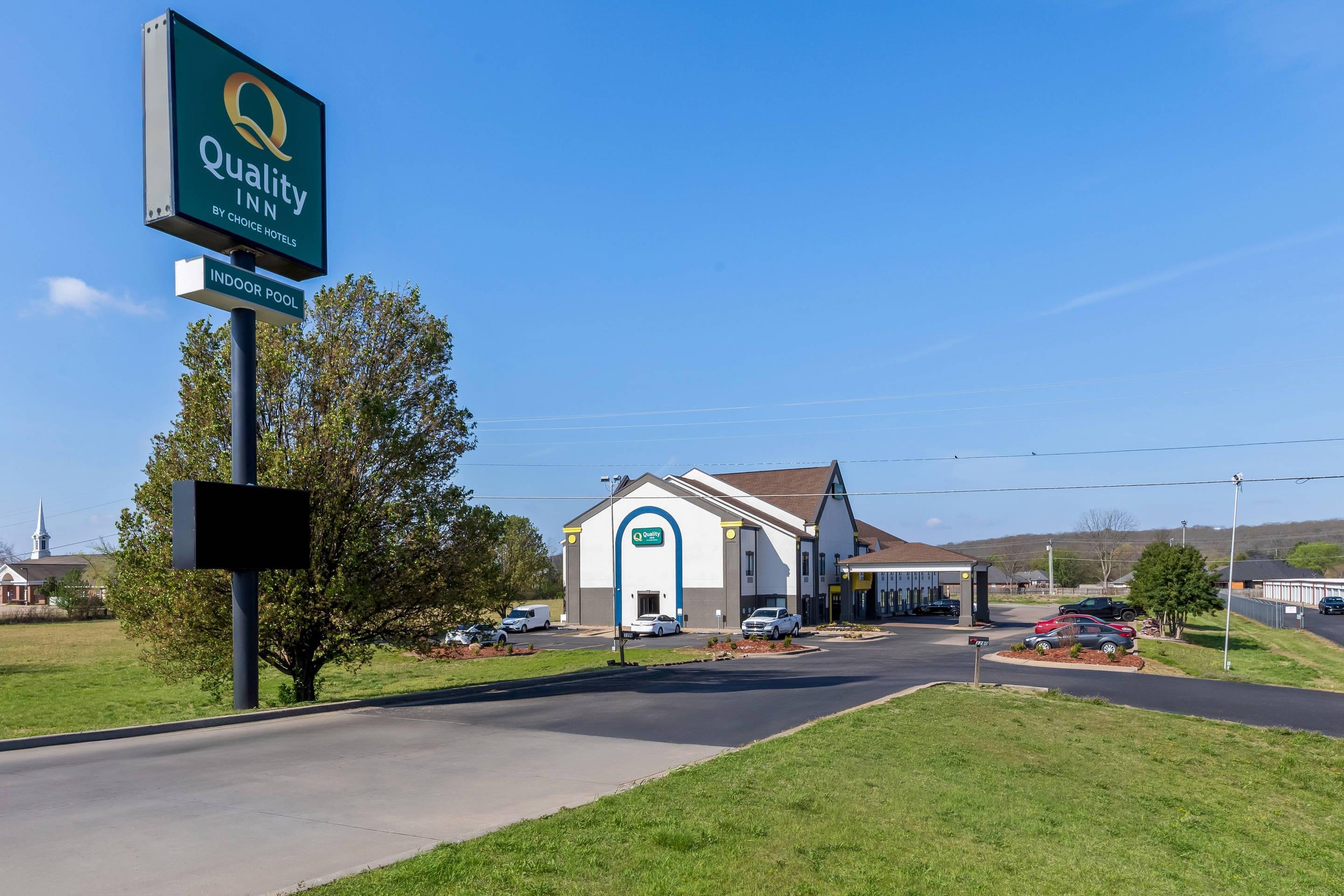 Hotel exterior | Rodeway Inn Tahlequah