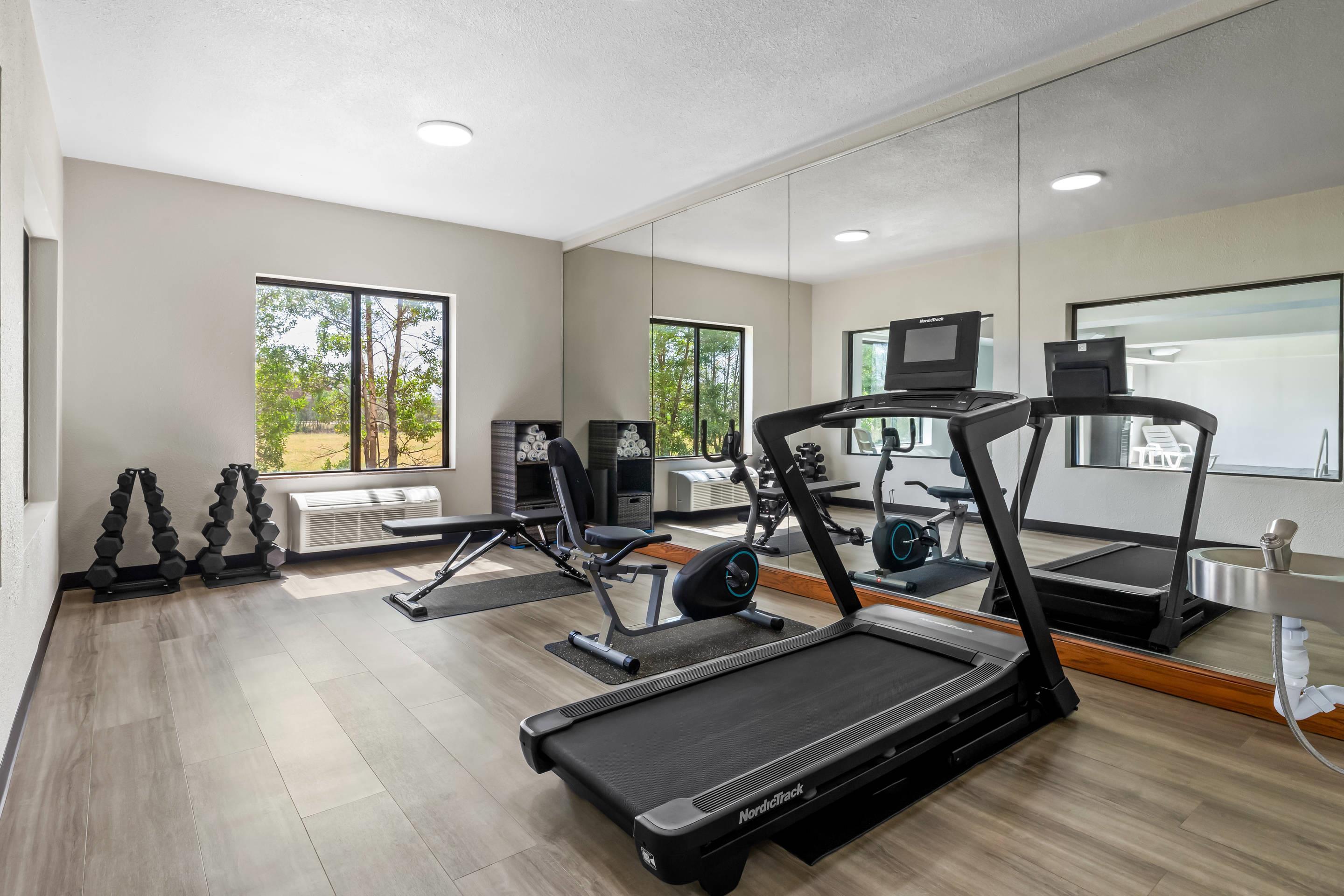 Fitness center | Rodeway Inn Tahlequah