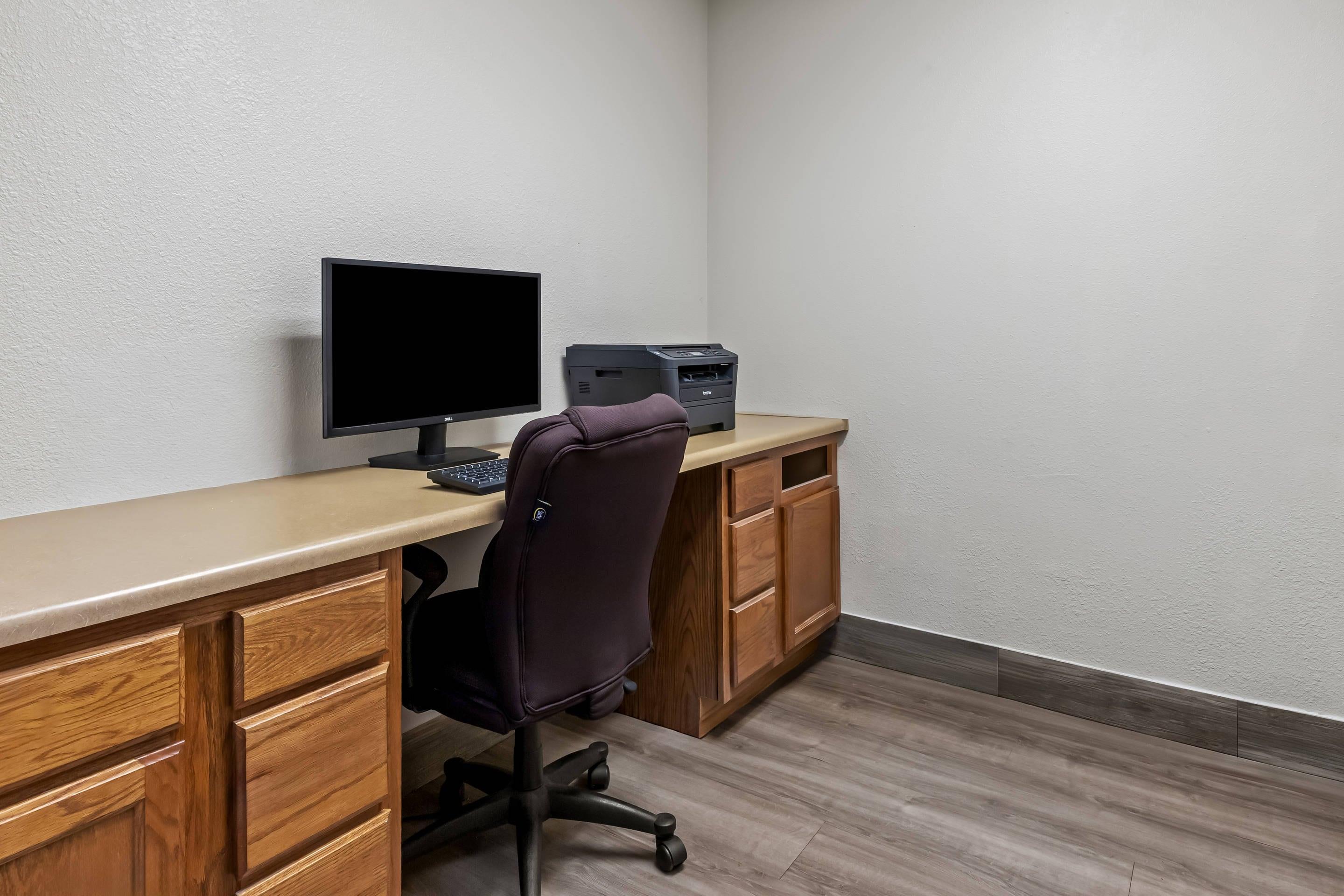 Business center | Rodeway Inn Tahlequah