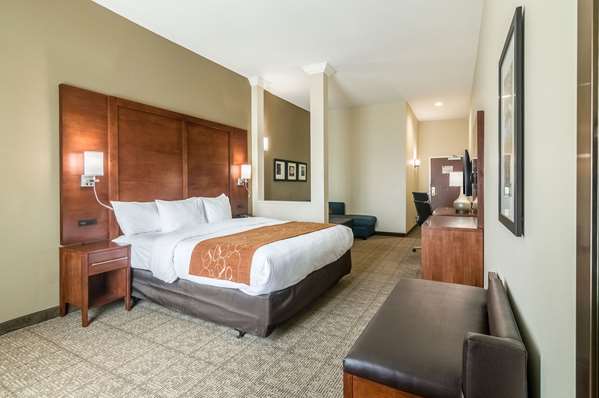 Suite - Comfort Suites Oklahoma City - I-40, Exit 145