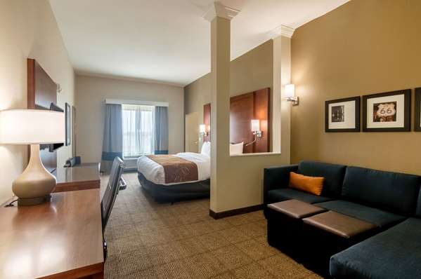 Suite - Comfort Suites Oklahoma City - I-40, Exit 145