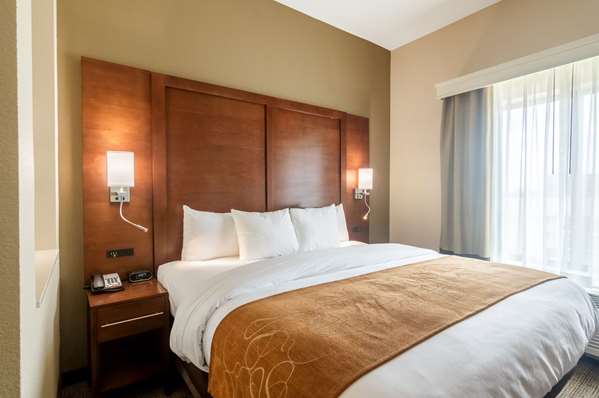 Suite - Comfort Suites Oklahoma City - I-40, Exit 145