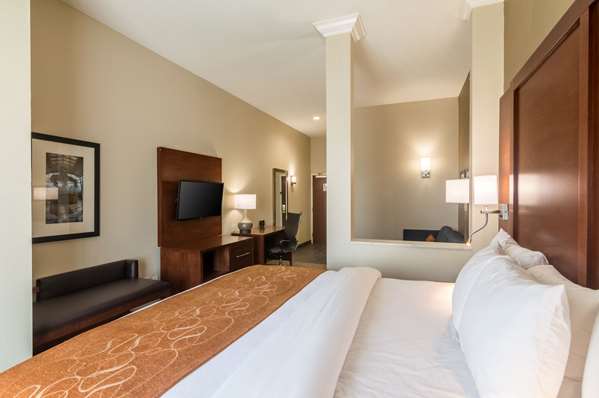 Suite - Comfort Suites Oklahoma City - I-40, Exit 145