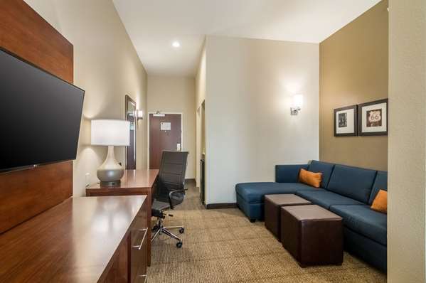 Suite - Comfort Suites Oklahoma City - I-40, Exit 145