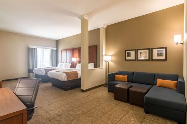 Suite - Comfort Suites Oklahoma City - I-40, Exit 145