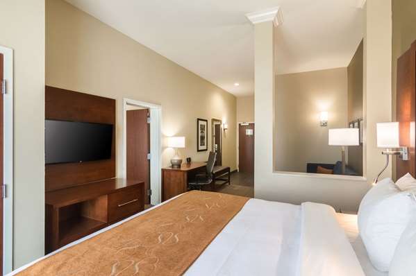 Suite - Comfort Suites Oklahoma City - I-40, Exit 145