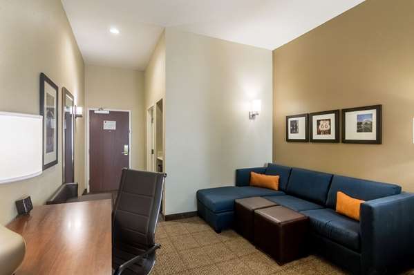 Suite - Comfort Suites Oklahoma City - I-40, Exit 145